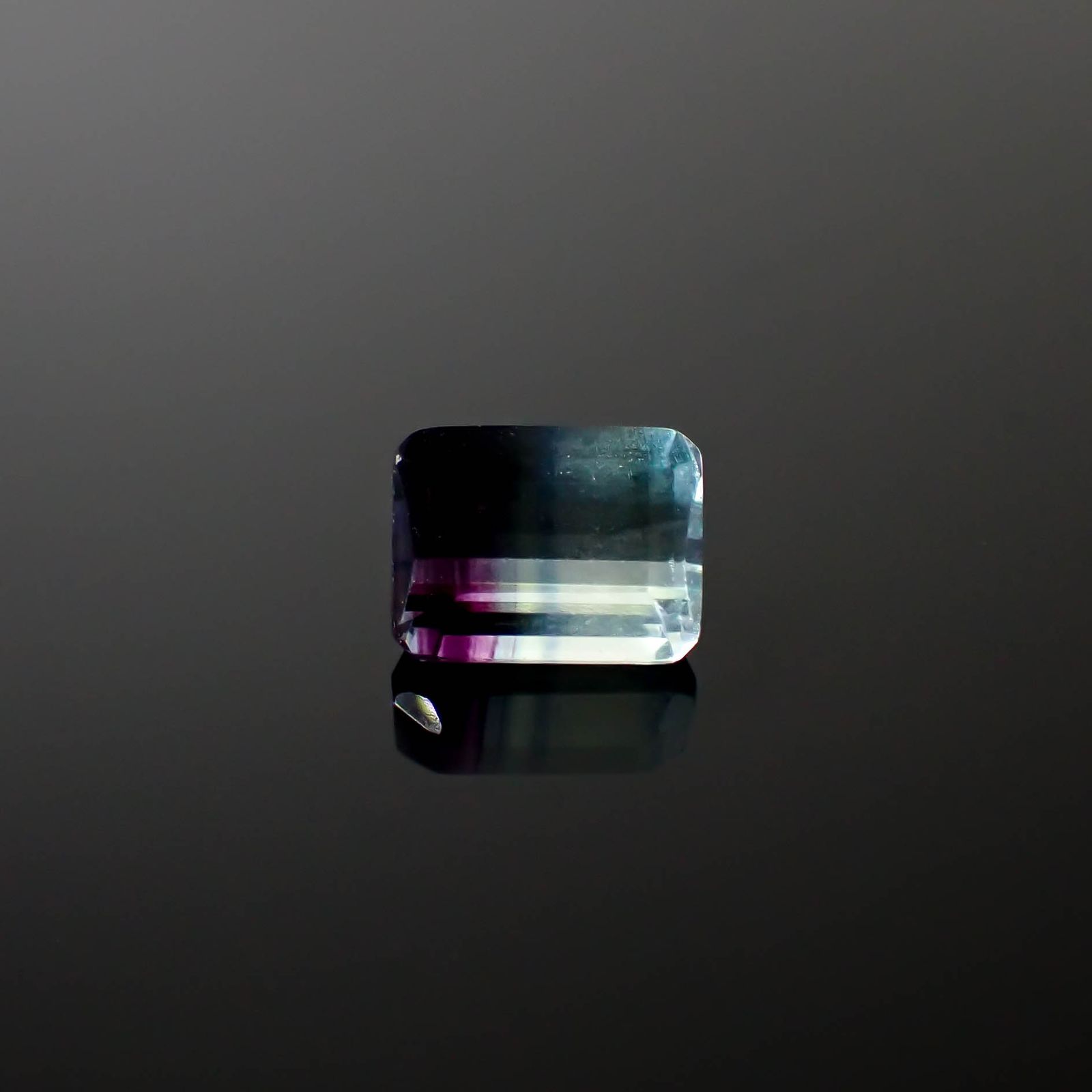 パーティカラーフローライト フルオレッセンス ブラジル産 3.12ct[240828648]9x6.9mm前後