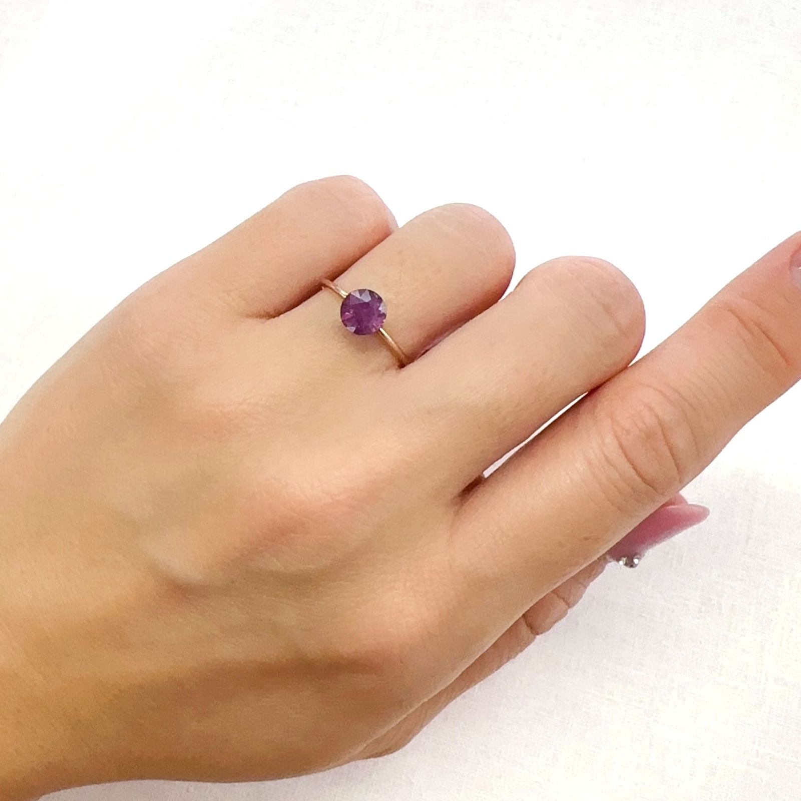 パープルサファイア(宝石名パープル・サファイア)パキスタン・カシミール地方産 1.166ct ソ付(彩珠)[231124085]6.3x6.3mm前後  | TOP STONE(トップストーン)