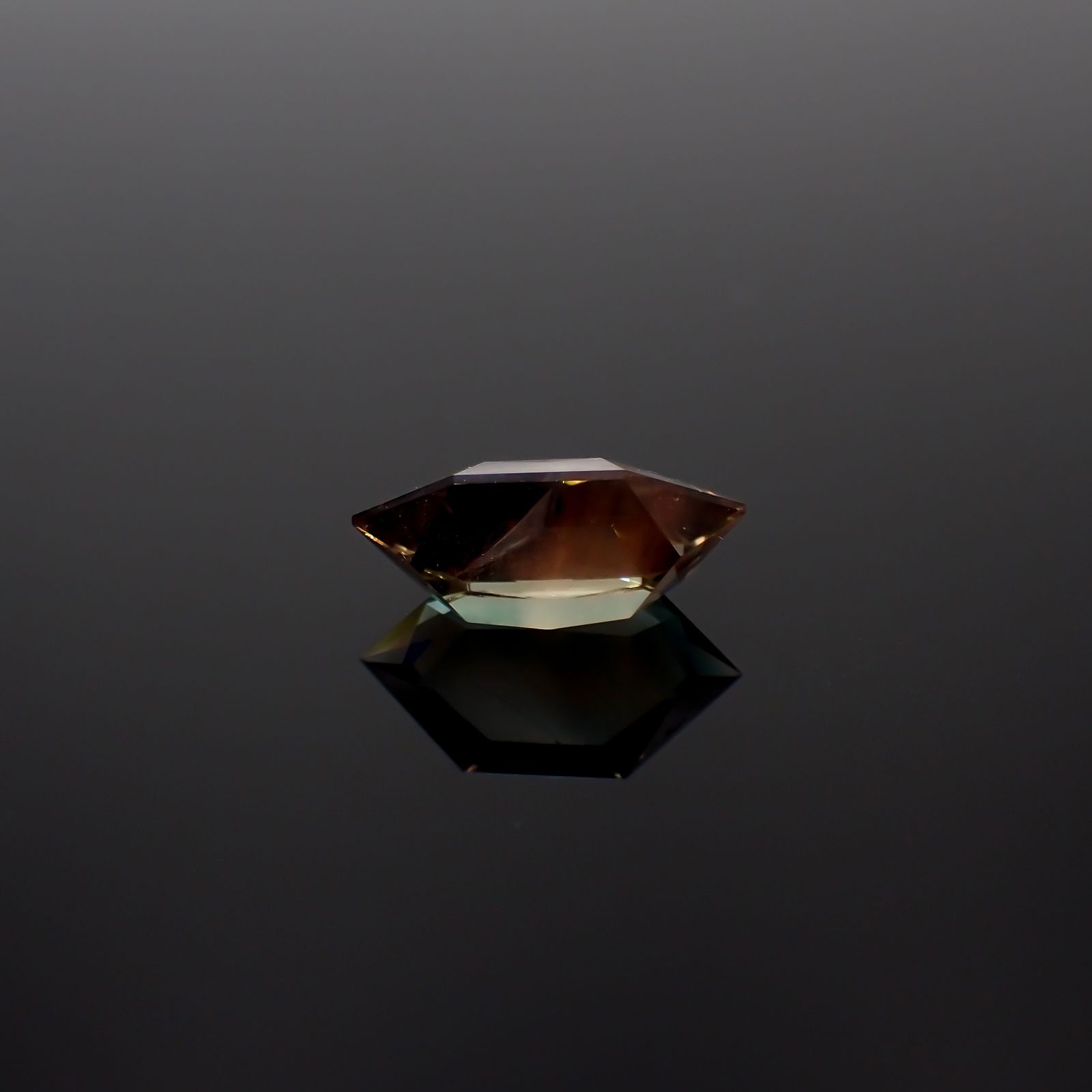 ◇カスタムヘキサゴンカット◇バイカラーオレゴンサンストーン アメリカ・オレゴン州産 4.59ct[231224664]15.7x9.2mm前後