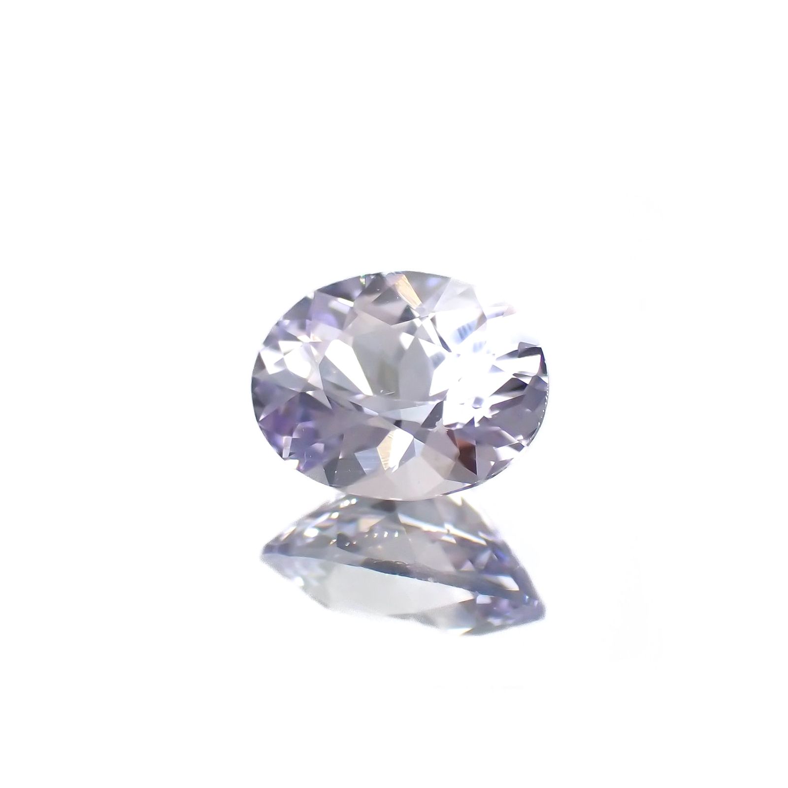 ラベンダーサファイア(宝石名サファイア)スリランカ/マダガスカル産 0.63ct 識別済[250817481]5.9x4.6mm前後