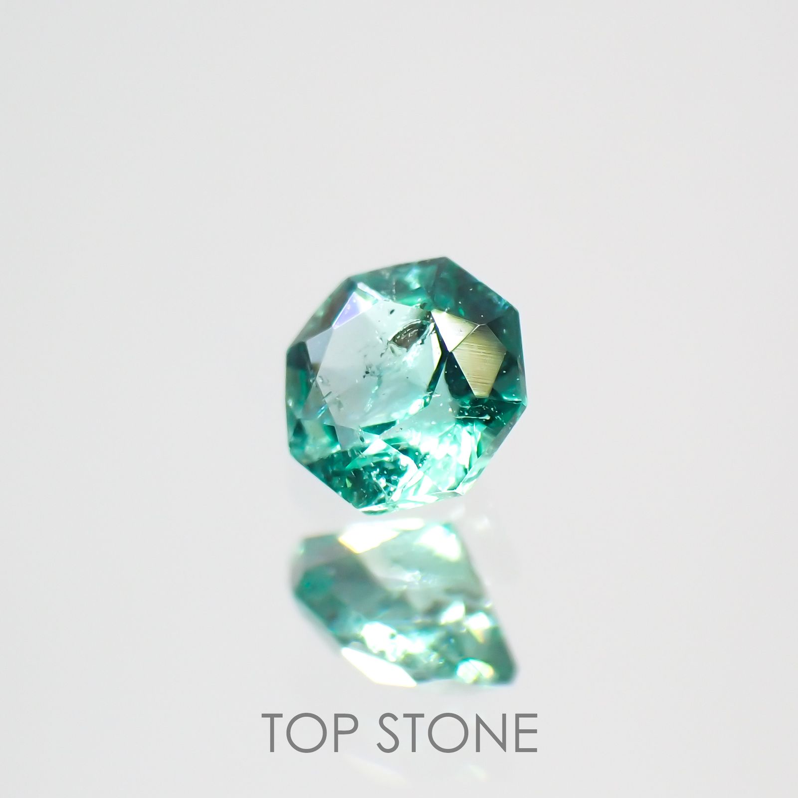 ◇オクタゴンカット◇エメラルド(宝石名エメラルド) ザンビア産 0.12ct 識別済[20128868]3×3mm前後