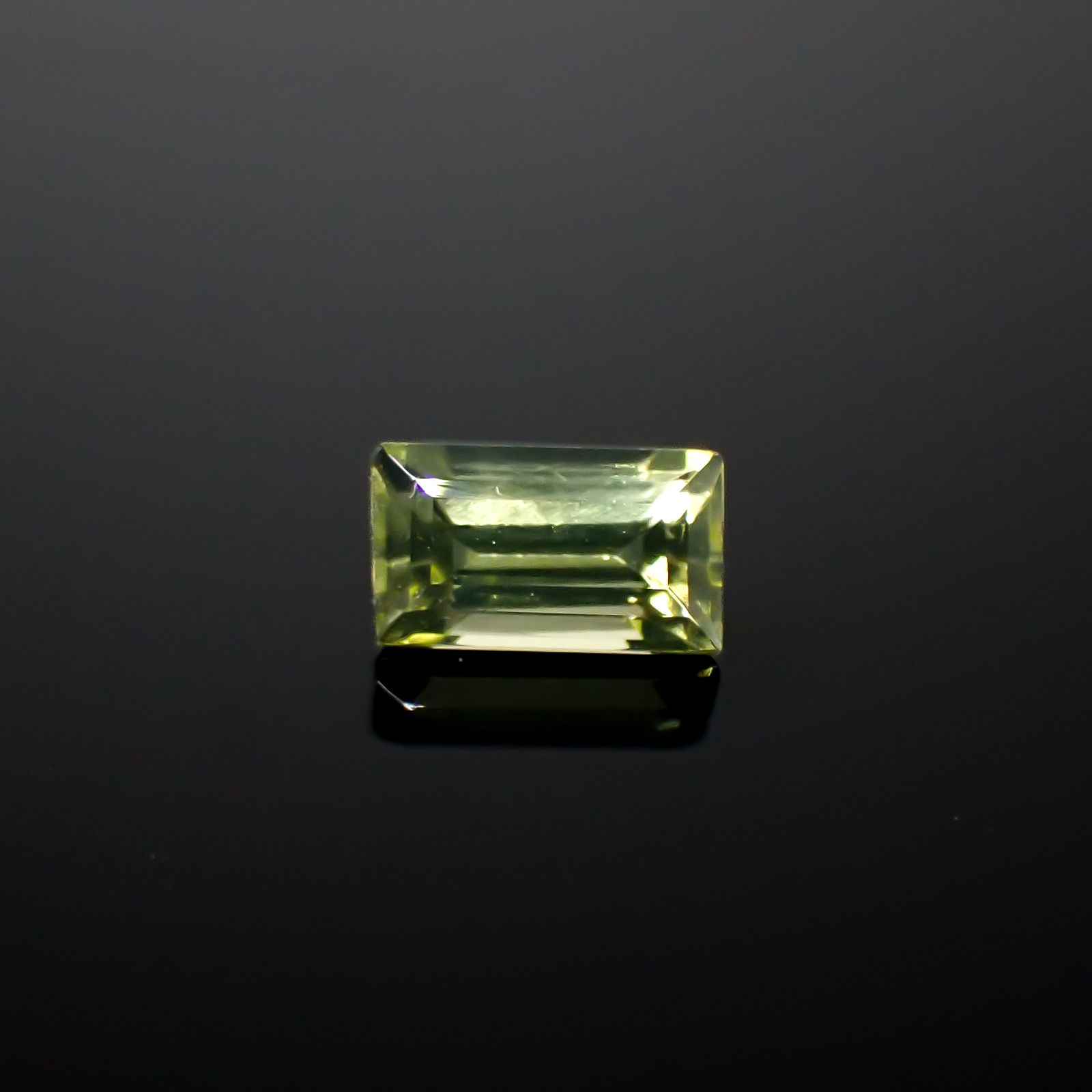 グリーンジルコン スリランカ/カンボジア産 1.21ct[240728533]7.1x4.1mm前後