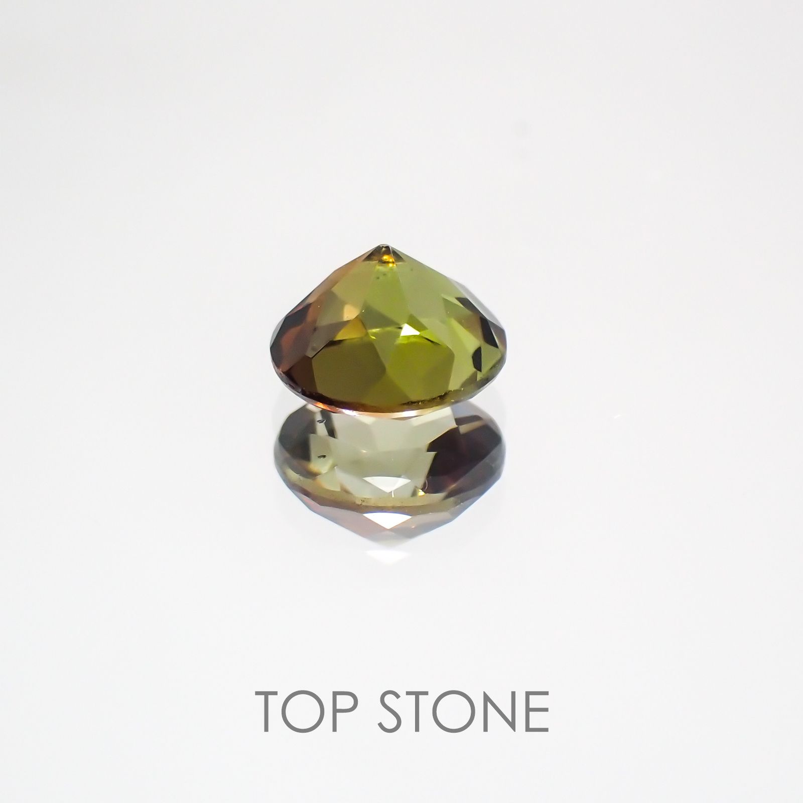 バイカラーアンダリュサイト スリランカ産 ルース 0.58ct[21059875]5.1×5.1mm前後