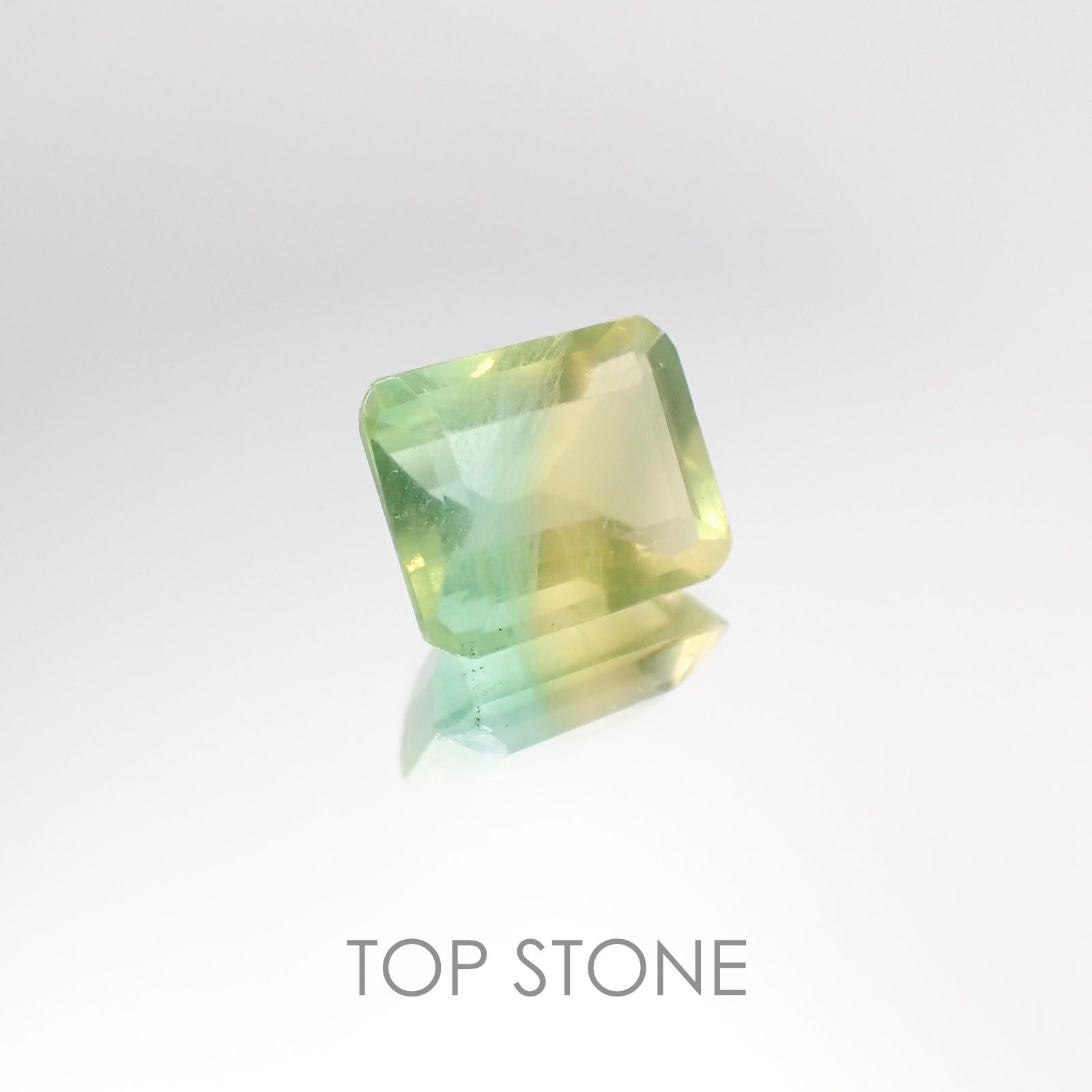 バイカラーフローライト ブラジル産 ルース 5.46ct[20106380]10.9×9mm前後