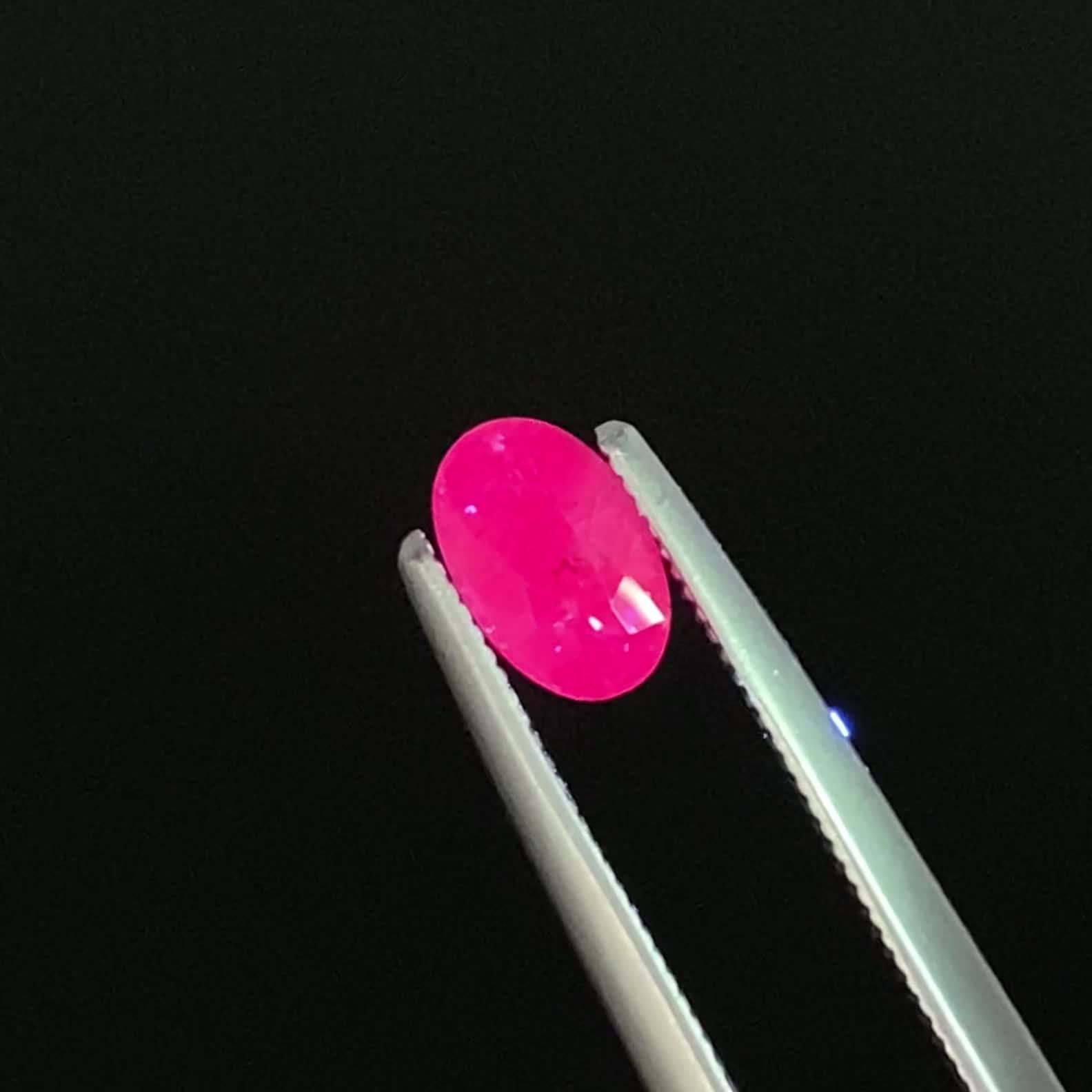 パープルサファイア 非加熱 パキスタン・カシミール地方産 0.74ct