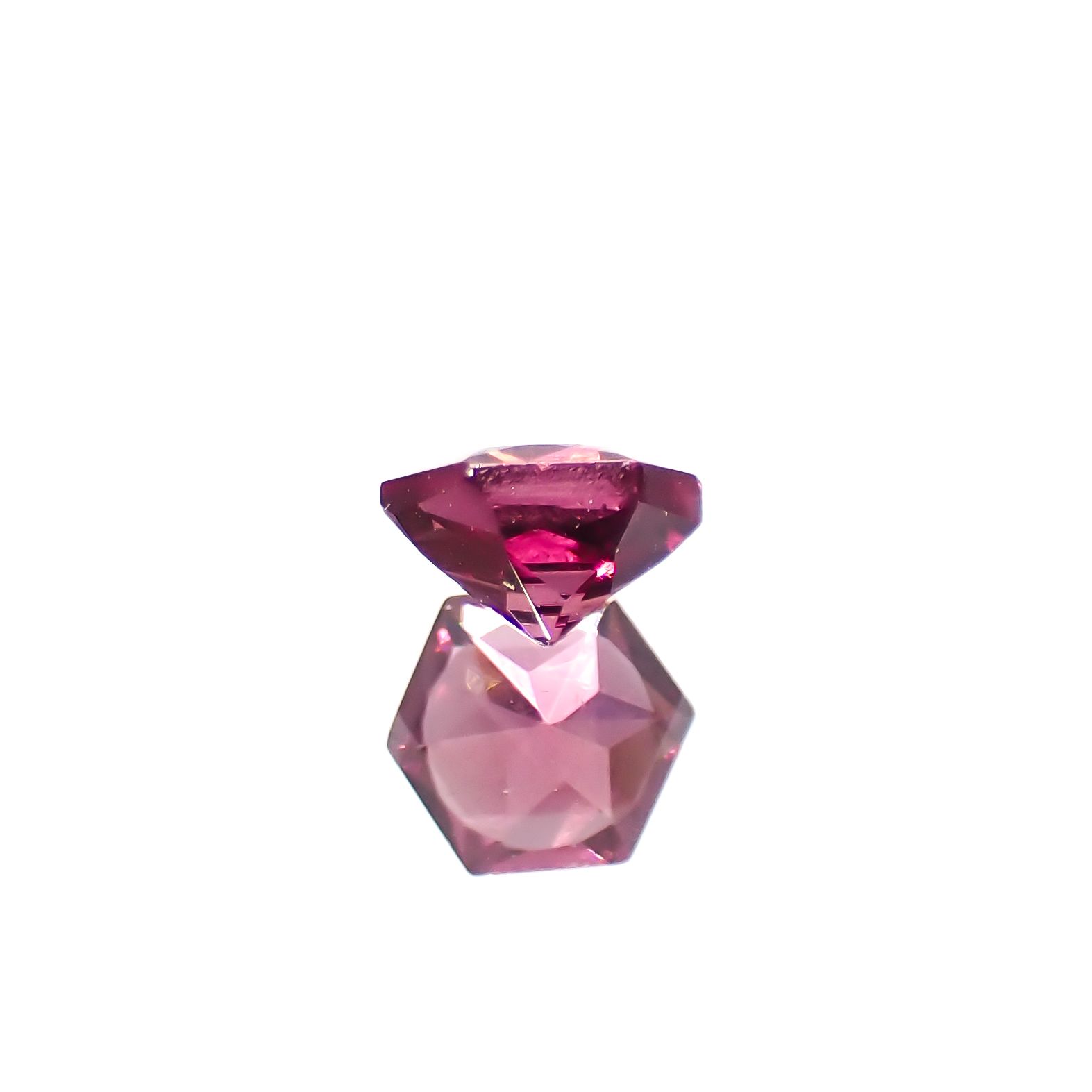 ◇ヘキサゴンカット◇カラーシフト マラヤガーネット(宝石名ガーネット)タンザニア産 0.38ct 識別済[220113835]4x4mm前後