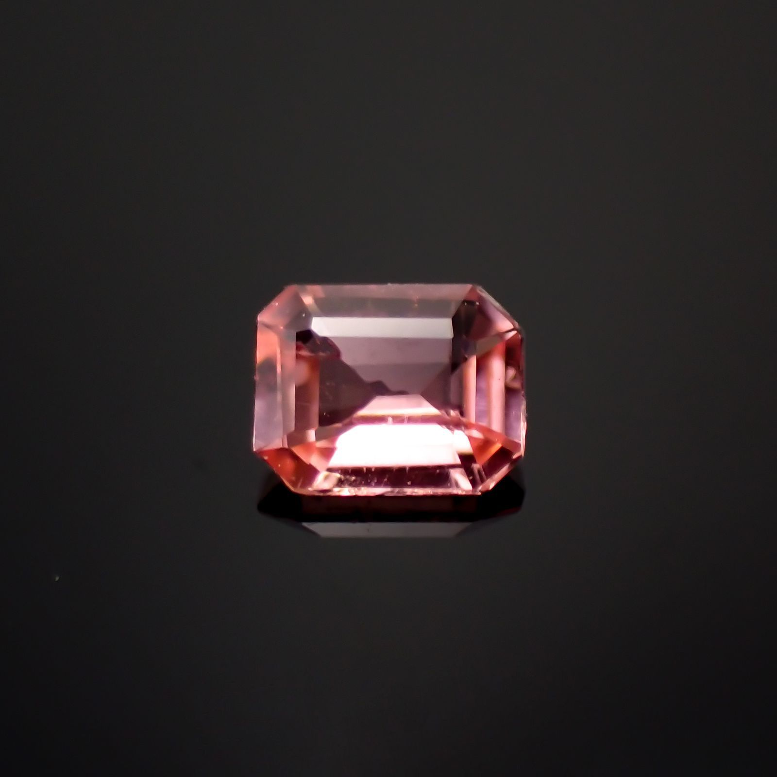 ヴェイリネナイト(宝石名ベイリネナイト)パキスタン産 0.11ct 識別済[221219288]3.2x2.6mm前後
