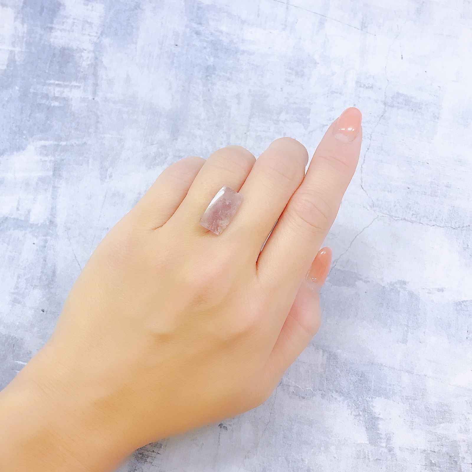 レピドライトインクォーツ ブラジル・ミナスジェライス州産 7.33ct[220917754]16.6x9.5mm前後