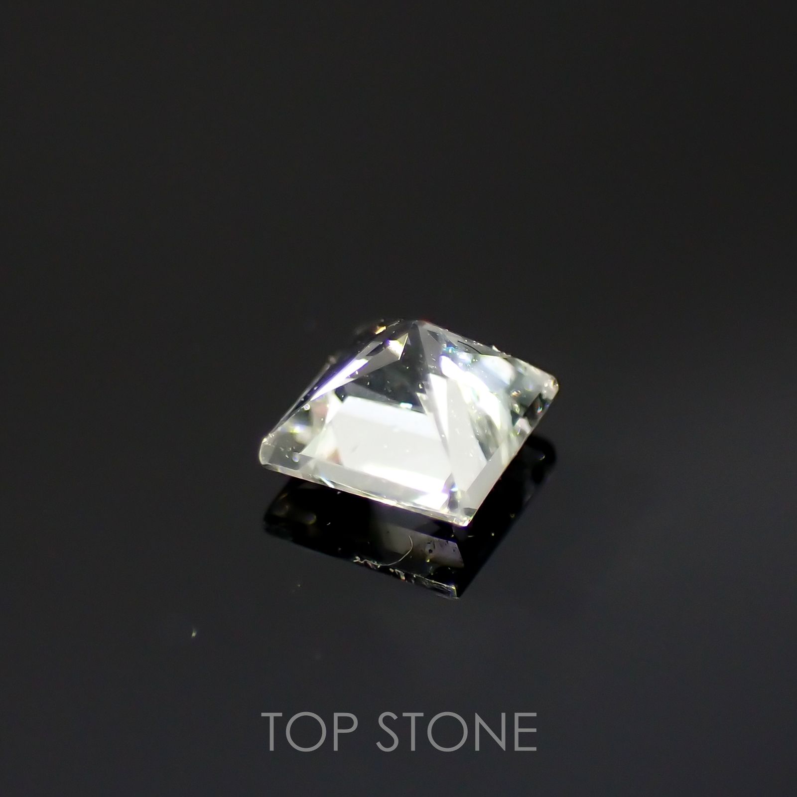 ◇プリンセスカット◇リューコガーネット(宝石名ホワイト グロッシュラー・ガーネット)ビルマ産 0.20ct 識別済[220115447]3x3mm前後