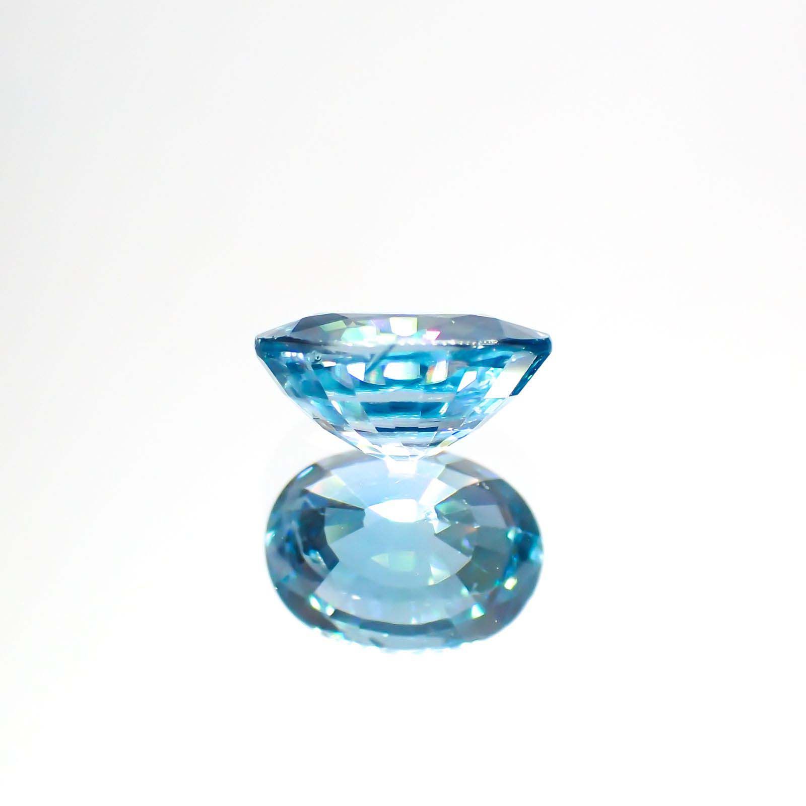 ブルージルコン(宝石名ジルコン)カンボジア産 1.82ct 識別済[220113992]7.7x5.9mm前後