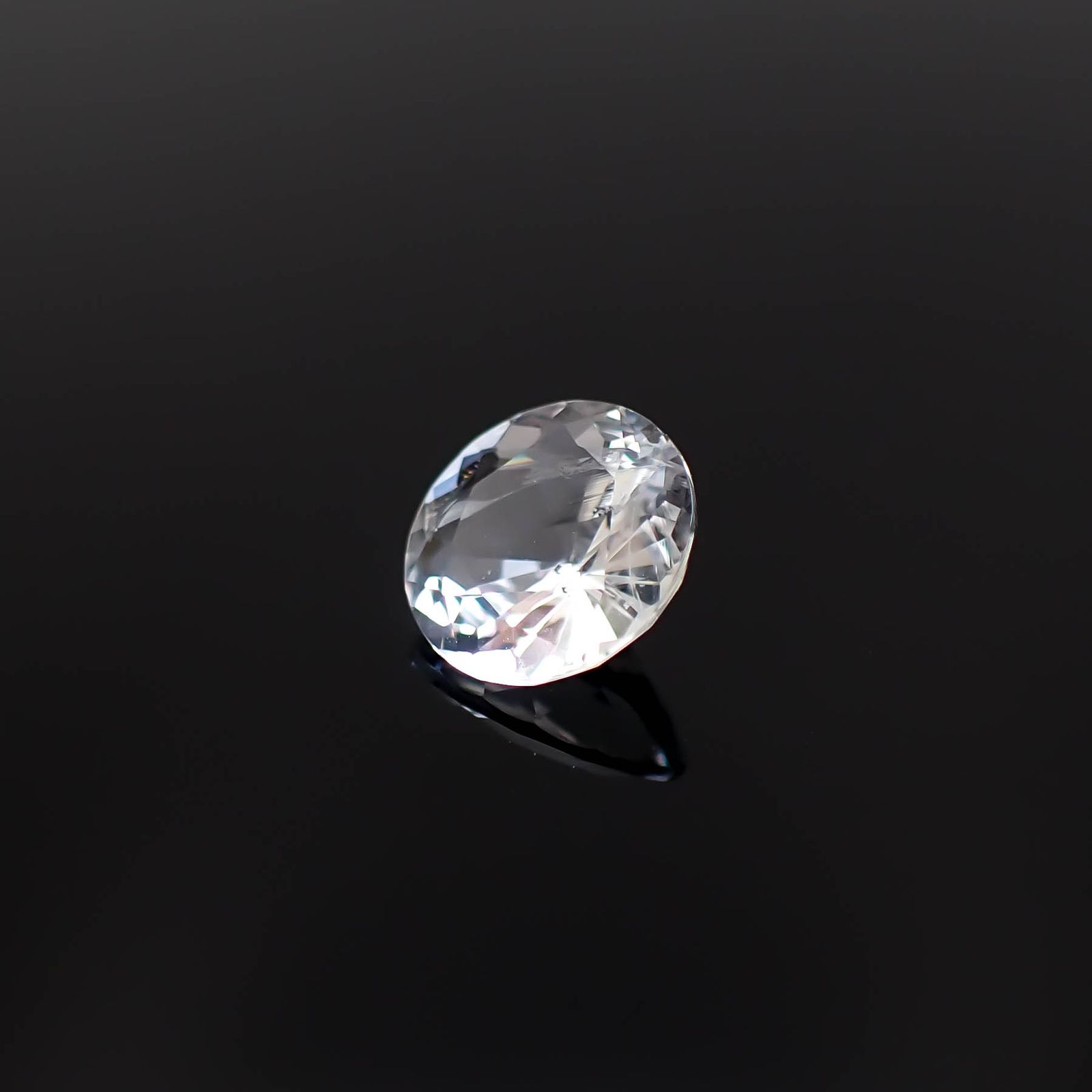 オーソクレース(宝石名ホワイト・オーソクレース)パキスタン産 0.70ct 識別済[250530442]6.6x6.6mm前後