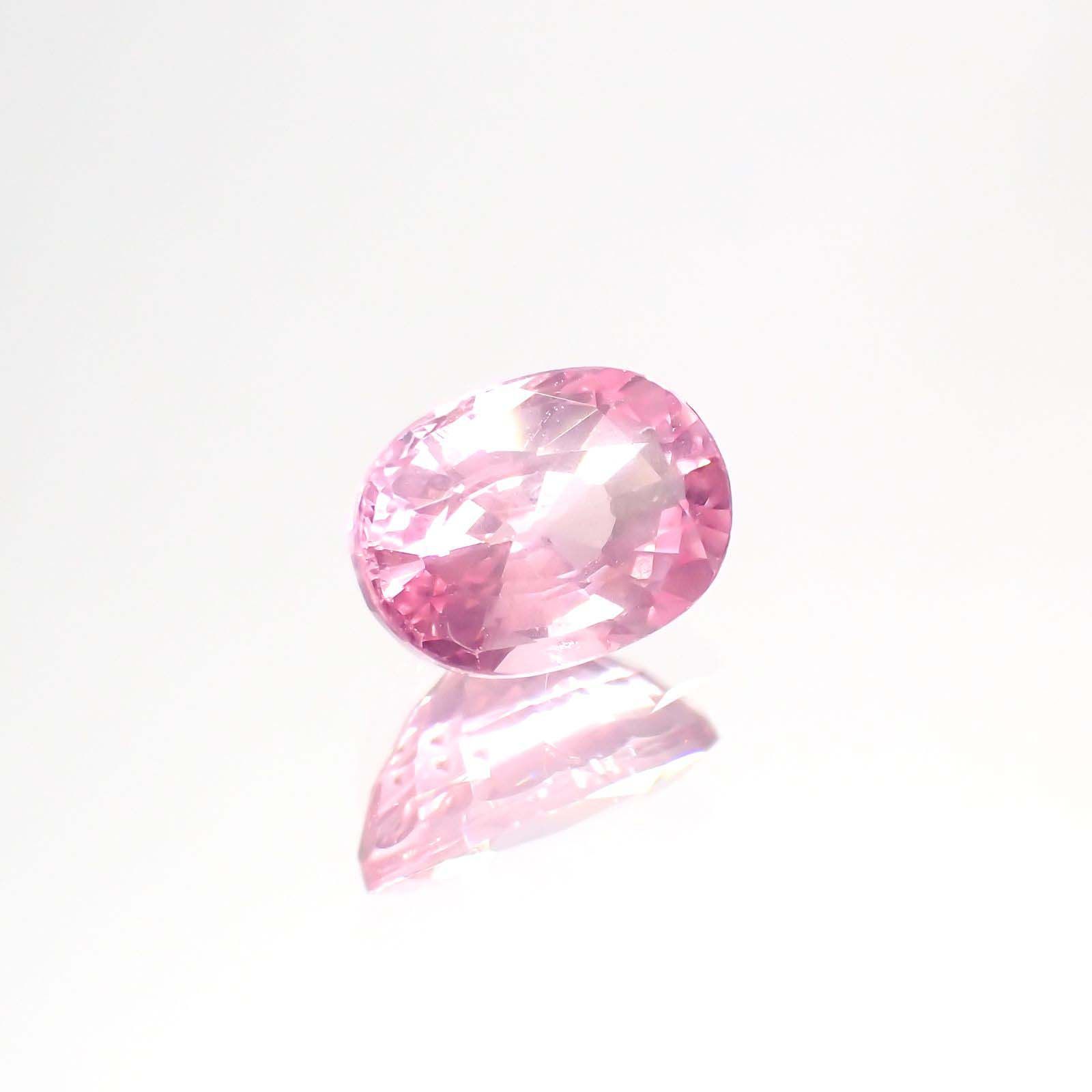 ピンクスピネル(宝石名ピンク・スピネル)タンザニア産 1.080ct ソ付(彩珠)[230722575]7.2x5mm前後