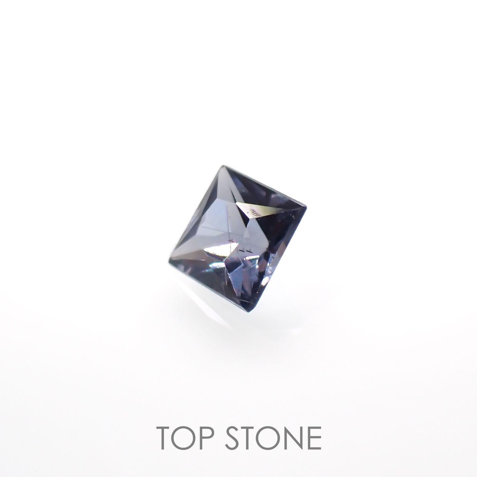 ◇プリンセスカット◇カラーチェンジガーネット アレキタイプ(宝石名ガーネット)マダガスカル・ベキリー産 0.10ct 識別済[220616534]2.5x2.5mm前後