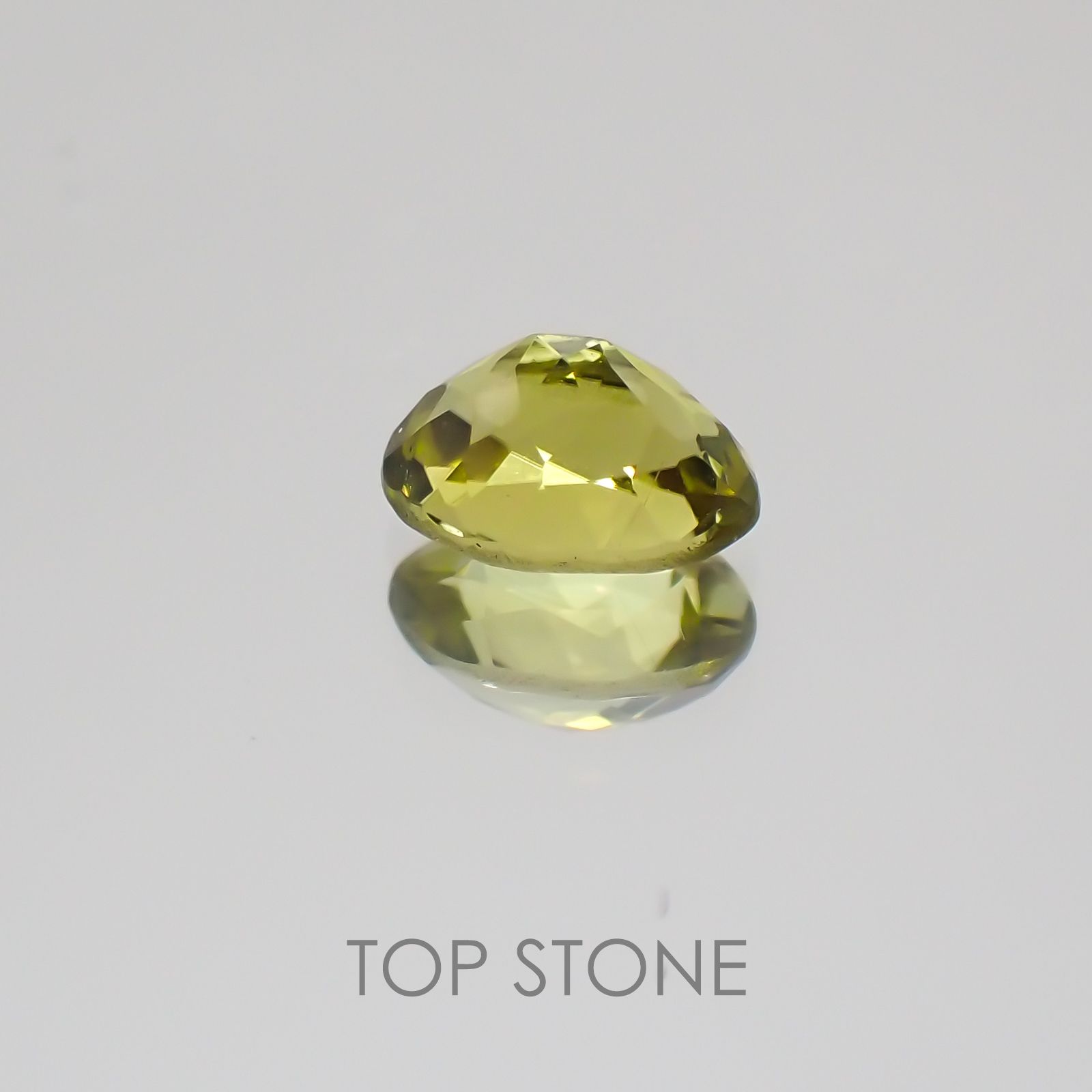 カナリートルマリン(宝石名トルマリン) ナイジェリア産 0.51ct 識別済[20128994]5.7×4mm前後