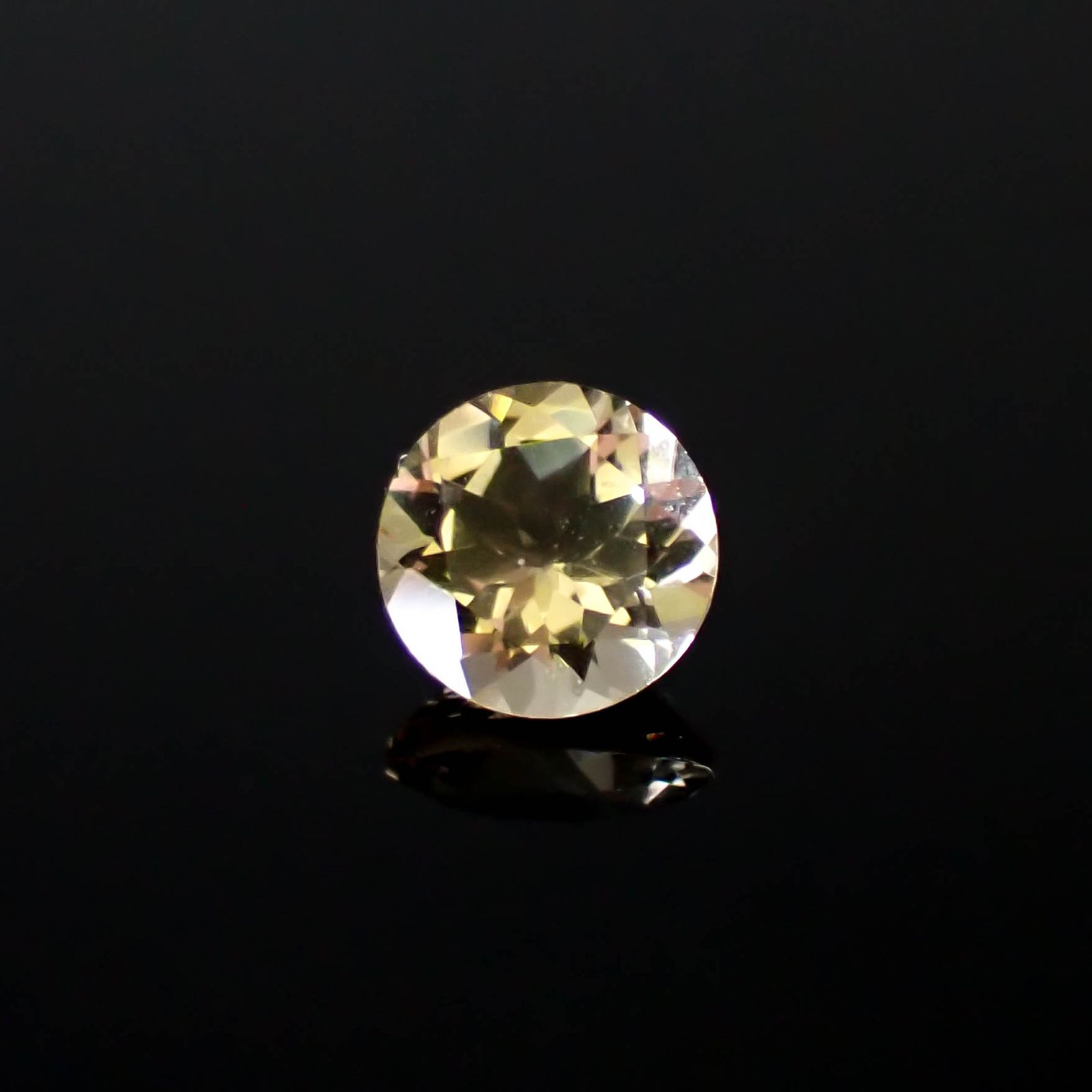 イエローベリル(宝石名イエロー・ベリル)ブラジル産 1.25ct 識別済[250329987]7.1x7.1mm前後