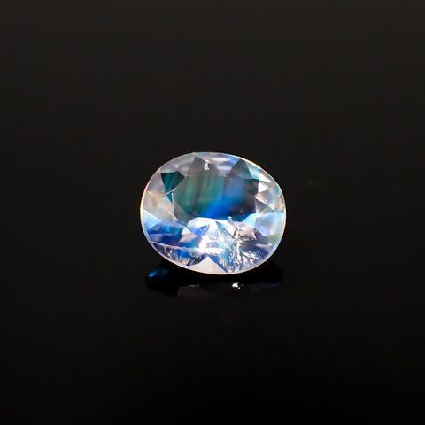 レインボームーンストーン(宝石名ラブラドライト)タンザニア産 0.62ct 識別済[230321264]6.4x5.6mm前後