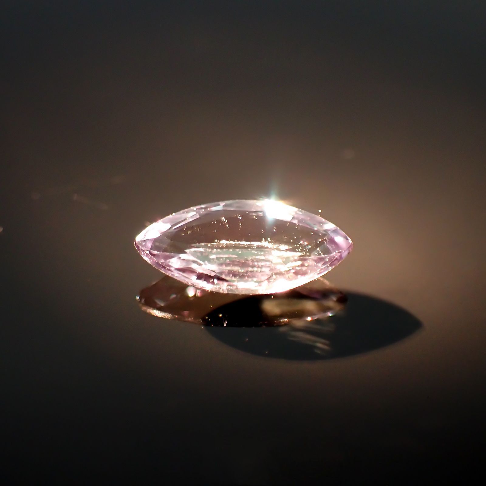 アレキサンドライト(宝石名アレキサンドライト)マダガスカル産 0.34ct 識別済[220114618]6.7x3.3mm前後