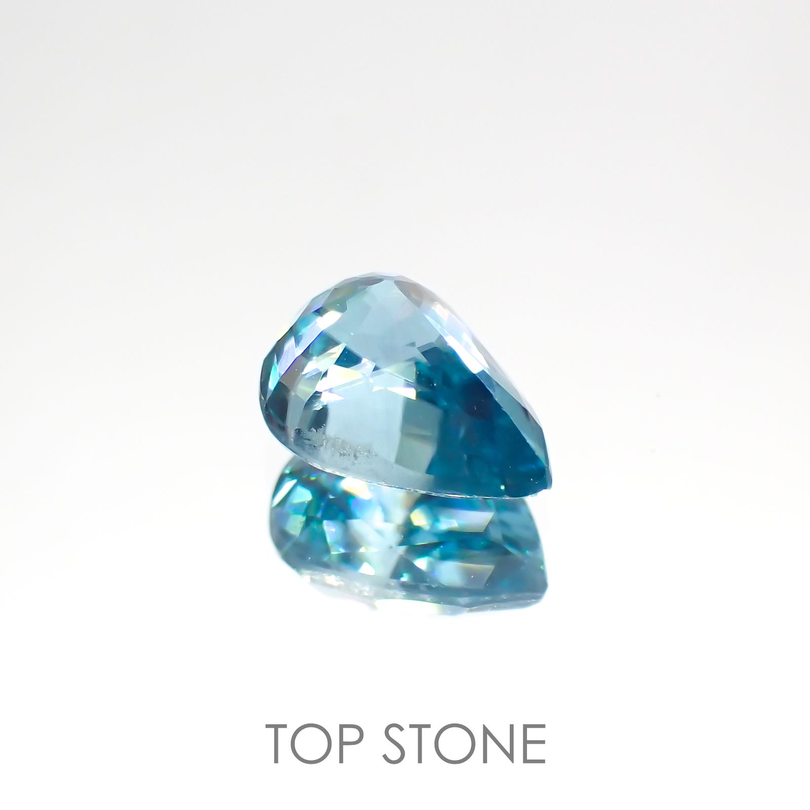 ブルージルコン(宝石名ジルコン) カンボジア産 1.80ct 識別済[20063295]7.8×6.1mm前後