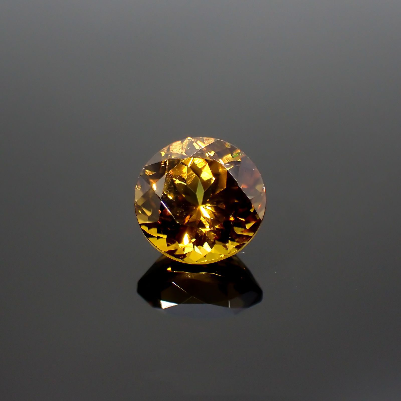 グロッシュラーアンドラダイトガーネット(宝石名グロッシュラー/アンドラダイト・ガーネット)ナミビア産 1.82ct 識別済[220114308]7x7mm前後