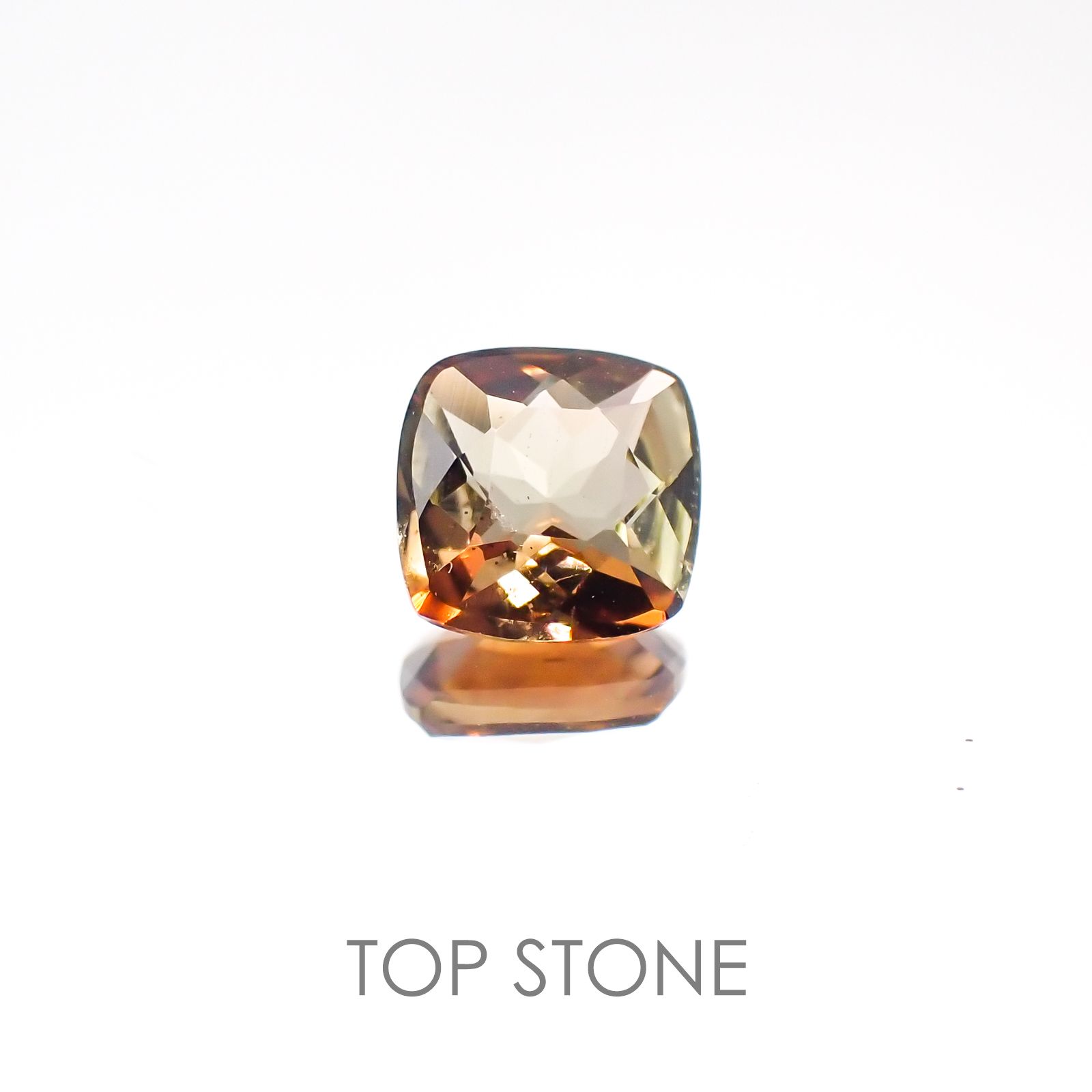 バイカラーアンダリュサイト スリランカ産 ルース 0.58ct[20117463]5.3×5.3mm前後