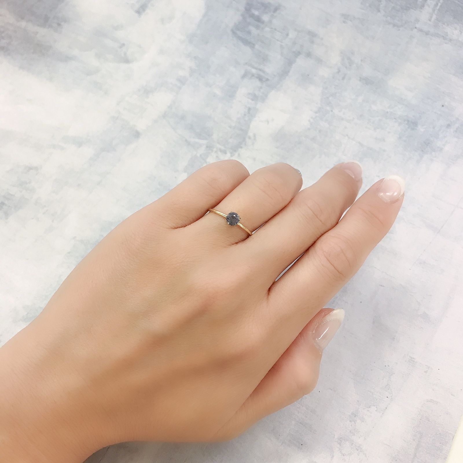 グレイッシュブルースピネル(宝石名スピネル)ビルマ/マダガスカル産 0.43ct 識別済[220716964]4.7x4.6mm前後