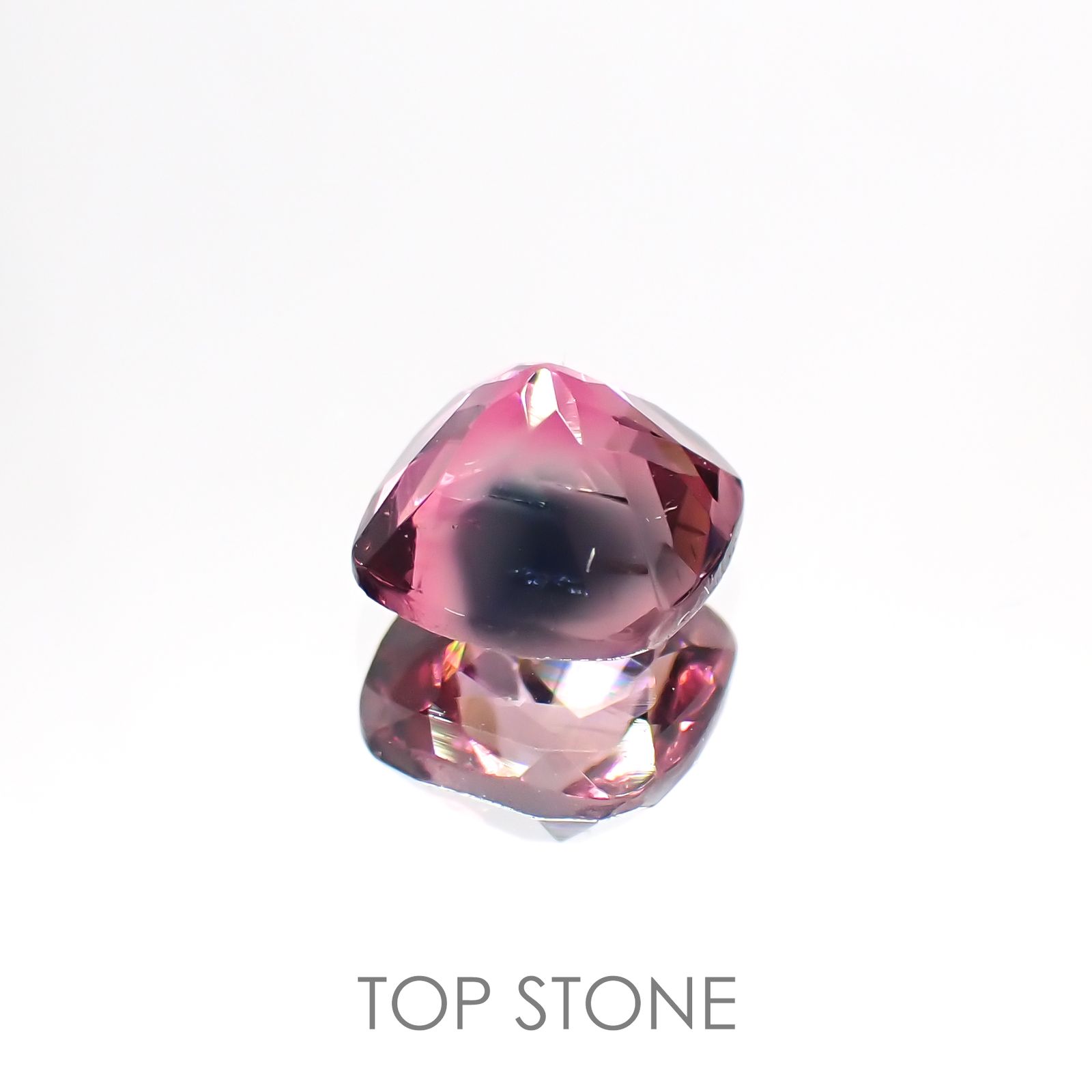 バイカラートルマリン(宝石名バイカラー・トルマリン) コンゴ民主共和国産 1.689ct ソ付(彩珠)[211013608]7×7mm前後