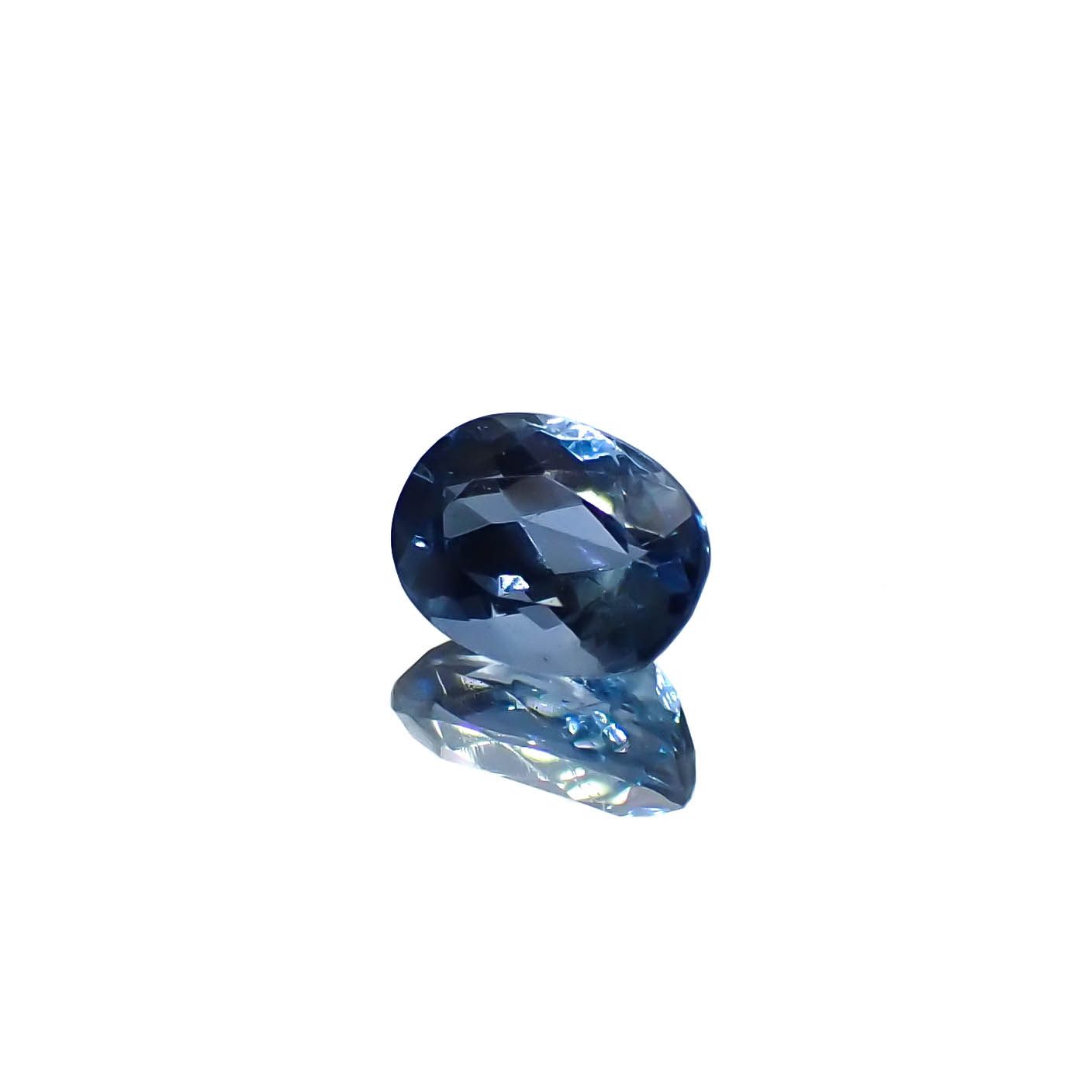 タトゥーアクアマリン ブラジル・ミナスジェライス州タトゥー鉱山産 0.37ct[240226074]5.1x3.8mm前後