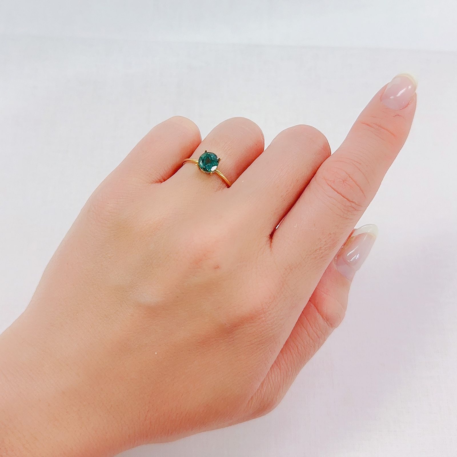 ノーブルモロキサイト マダガスカル産 0.92ct[230522121]6x6mm前後
