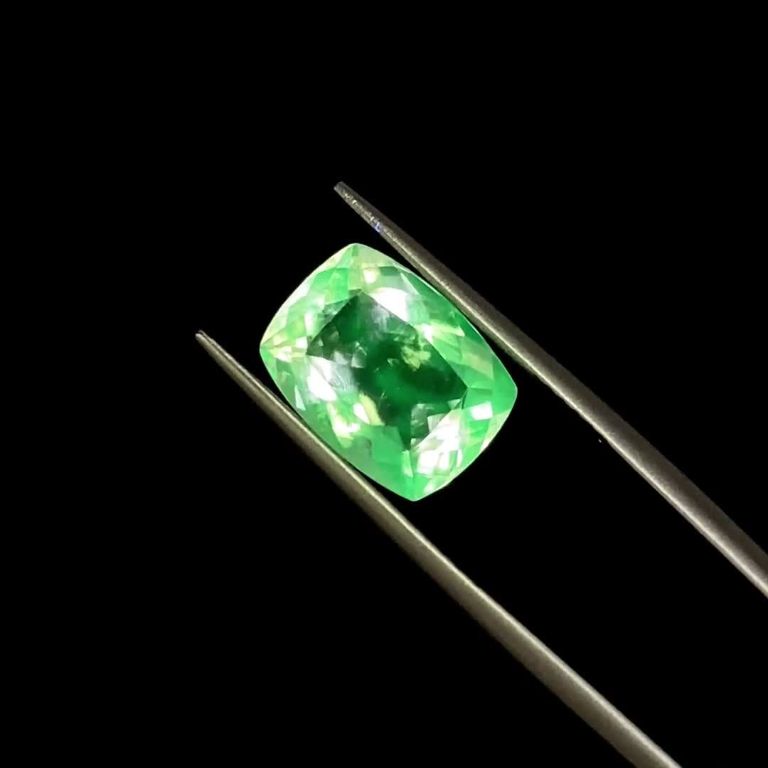 ハイアライトオパール(宝石名オパール)メキシコ産 ソ付(彩珠) 3.991ct