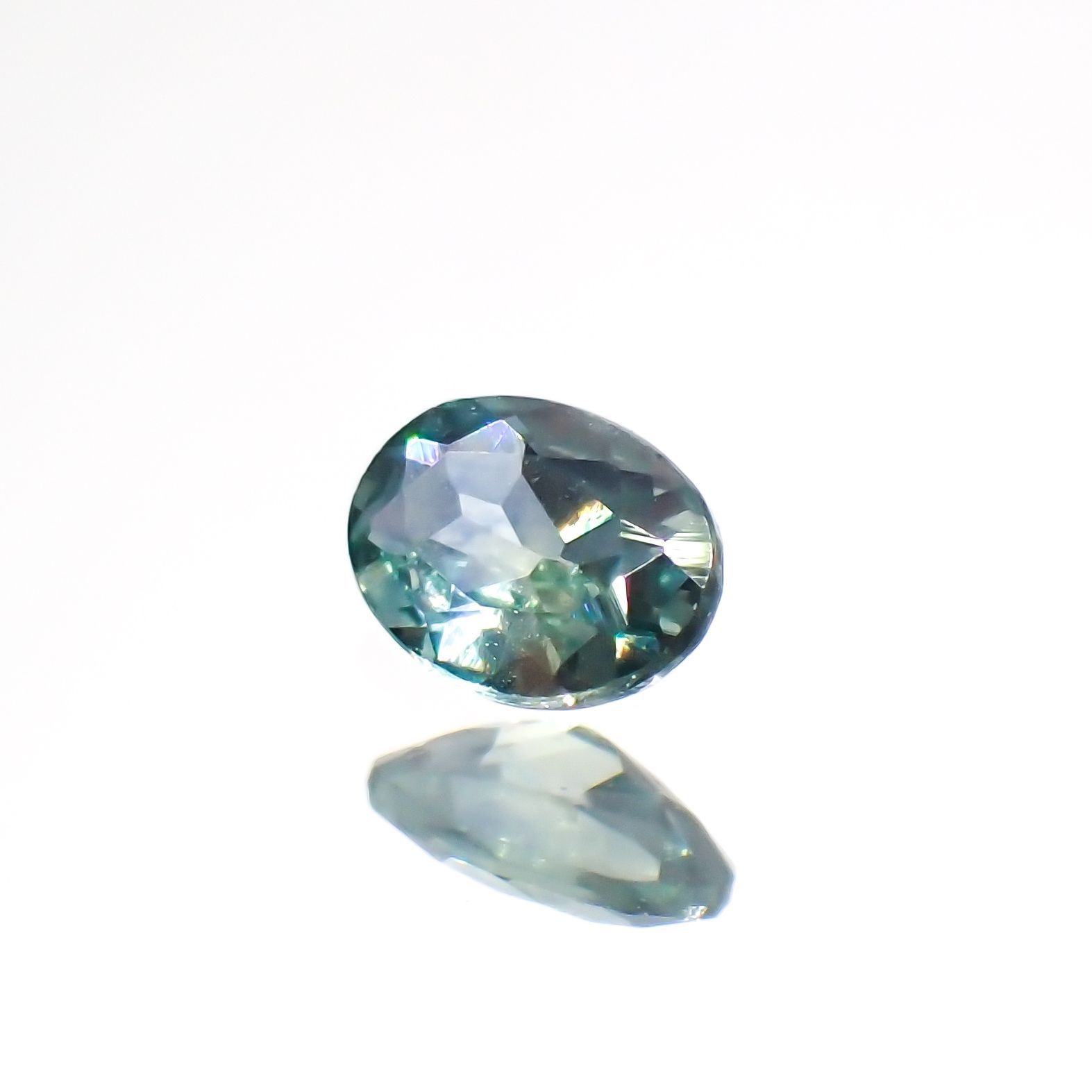モンタナサファイア(宝石名サファイア)アメリカ・モンタナ州産 0.18ct 識別済[220114634]4x3mm前後