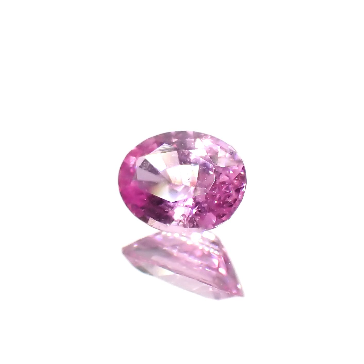 ネオンピンクサファイア スリランカ産 0.18ct[230421525]3.9x2.9mm前後