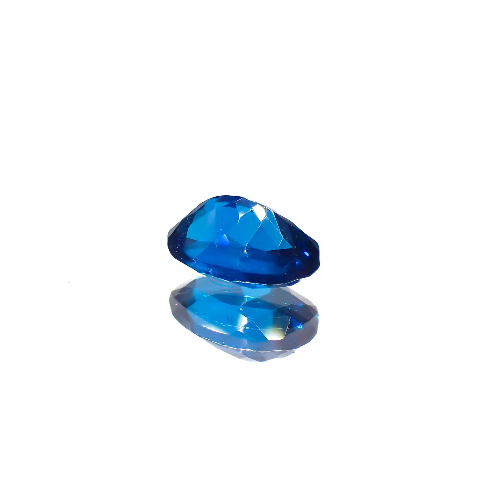 ディープブルーアパタイト  マダガスカル産 0.53ct[230421665]6x4.1mm前後