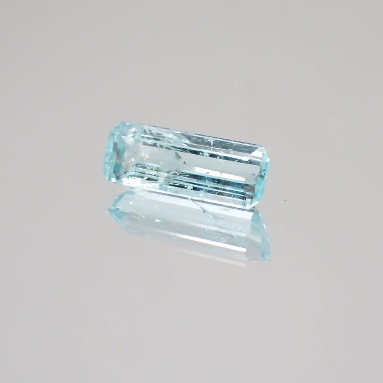 パライバトルマリン(宝石名トルマリン/別名パライバ・トルマリン) モザンビーク産 0.90ct 識別済[20129258]9.5×3.4mm前後
