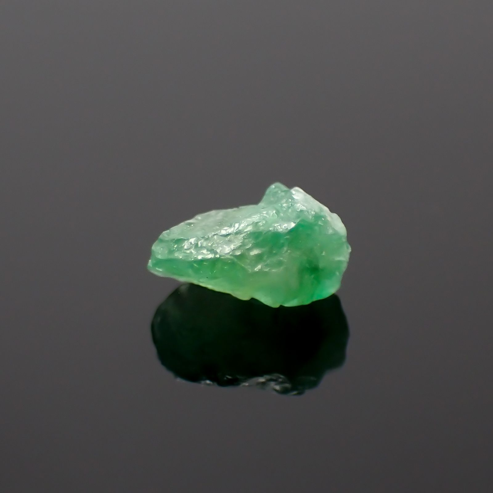 パライバトルマリン 原石 ブラジル・パライバ州バターリャ鉱山産 0.46ct[230522138]5.9x4.1mm前後