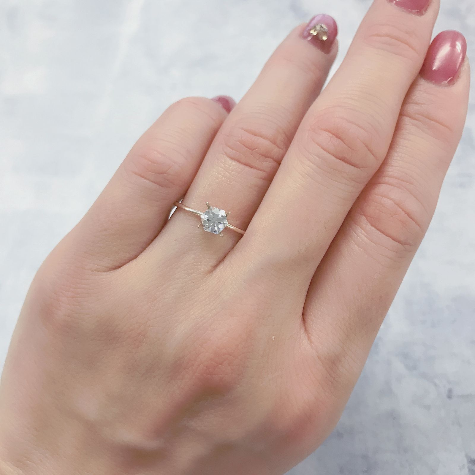 ◇ヘキサゴンカット◇カラーレスジルコン(宝石名ホワイト・ジルコン)スリランカ/カンボジア産 0.86ct 識別済[220114275]4.8x4.8mm前後