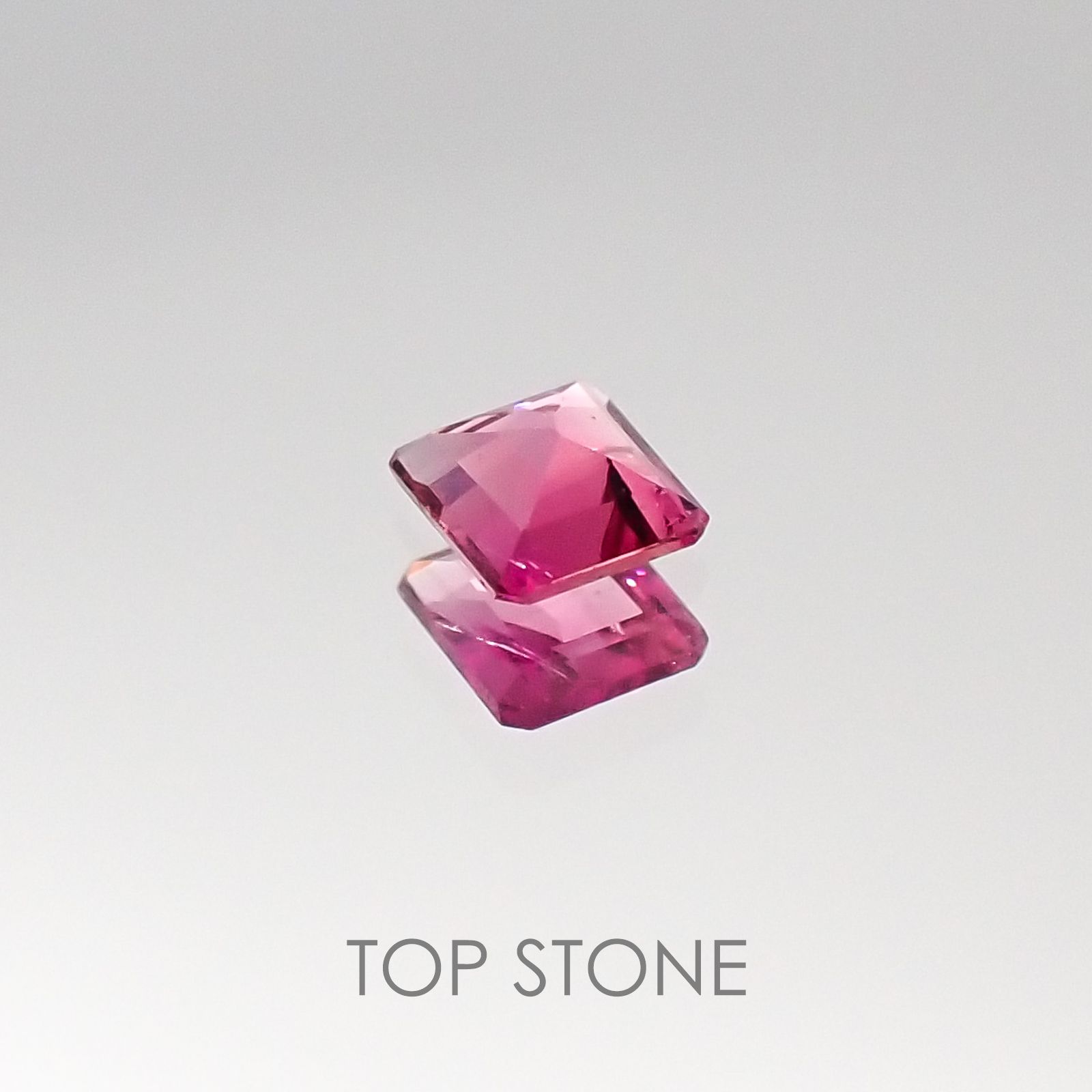 レッドベリル アメリカ・ユタ州産 ルース 0.12ct[20085216]3.3×3mm前後