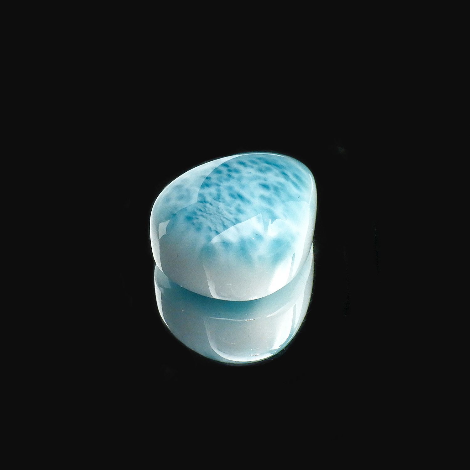 ラリマー(宝石名ブルー・ペクトライト) ドミニカ共和国産 29.38ct 識別済[210712096]20.3×16.9mm前後