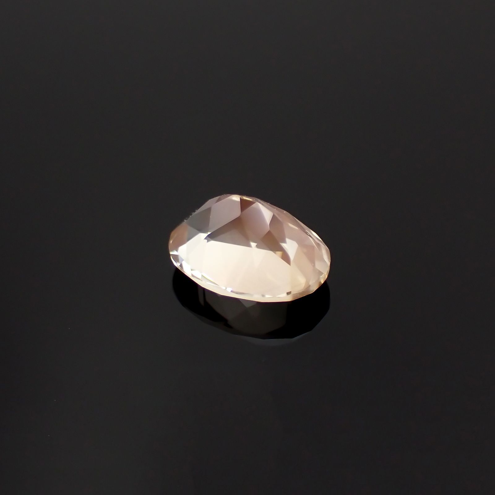 オレゴンサンストーン(宝石名ラブラドライト)アメリカ・オレゴン州産 識別済 1.21ct / 8x6.1mm前後 [230120121]