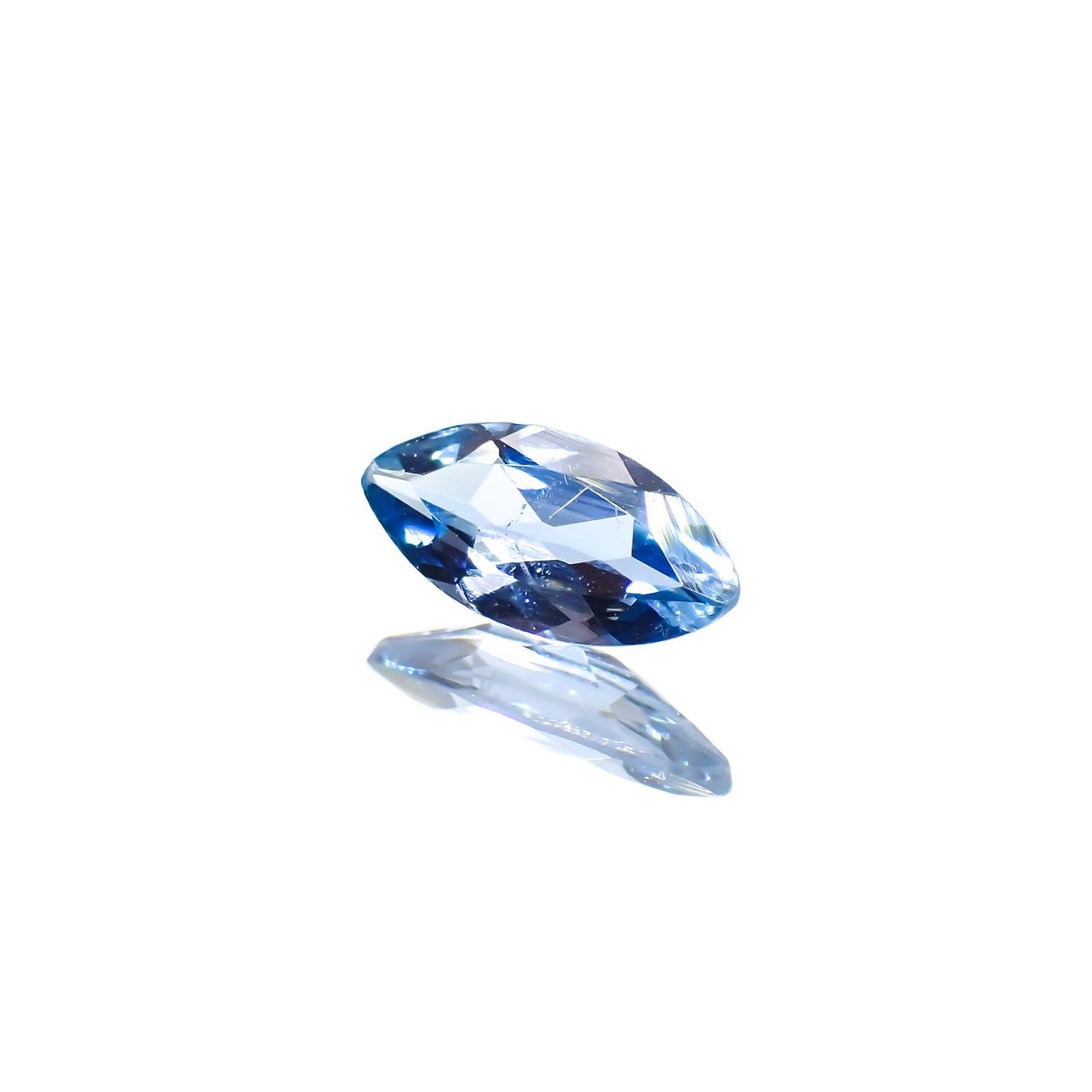 サンタマリアアクアマリン ブラジル産 0.26ct [220114042]6.8x3.4mm前後