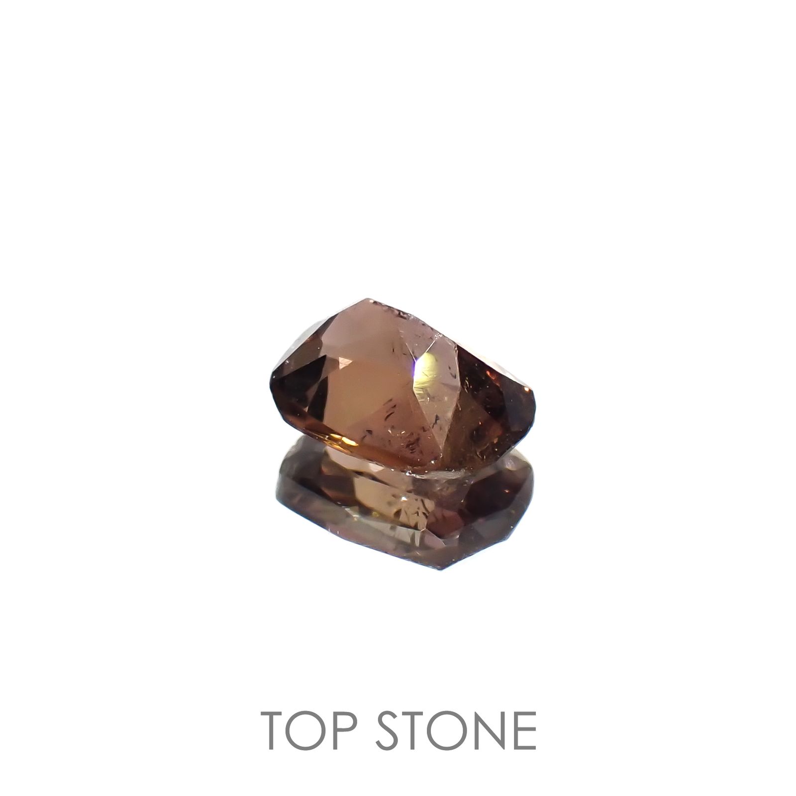 アキシナイト(宝石名アキシナイト)パキスタン産 0.91ct 識別済[220717016]6.9x5.4mm前後