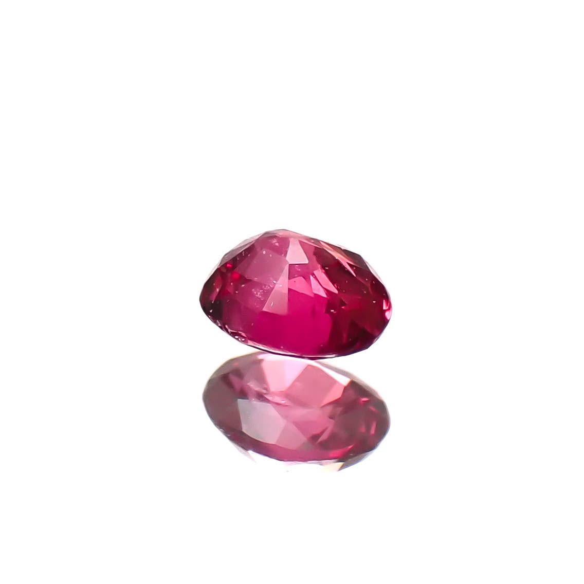ルビー ビルマ/モザンビーク産 0.10ct [250630509]3x2.5mm前後