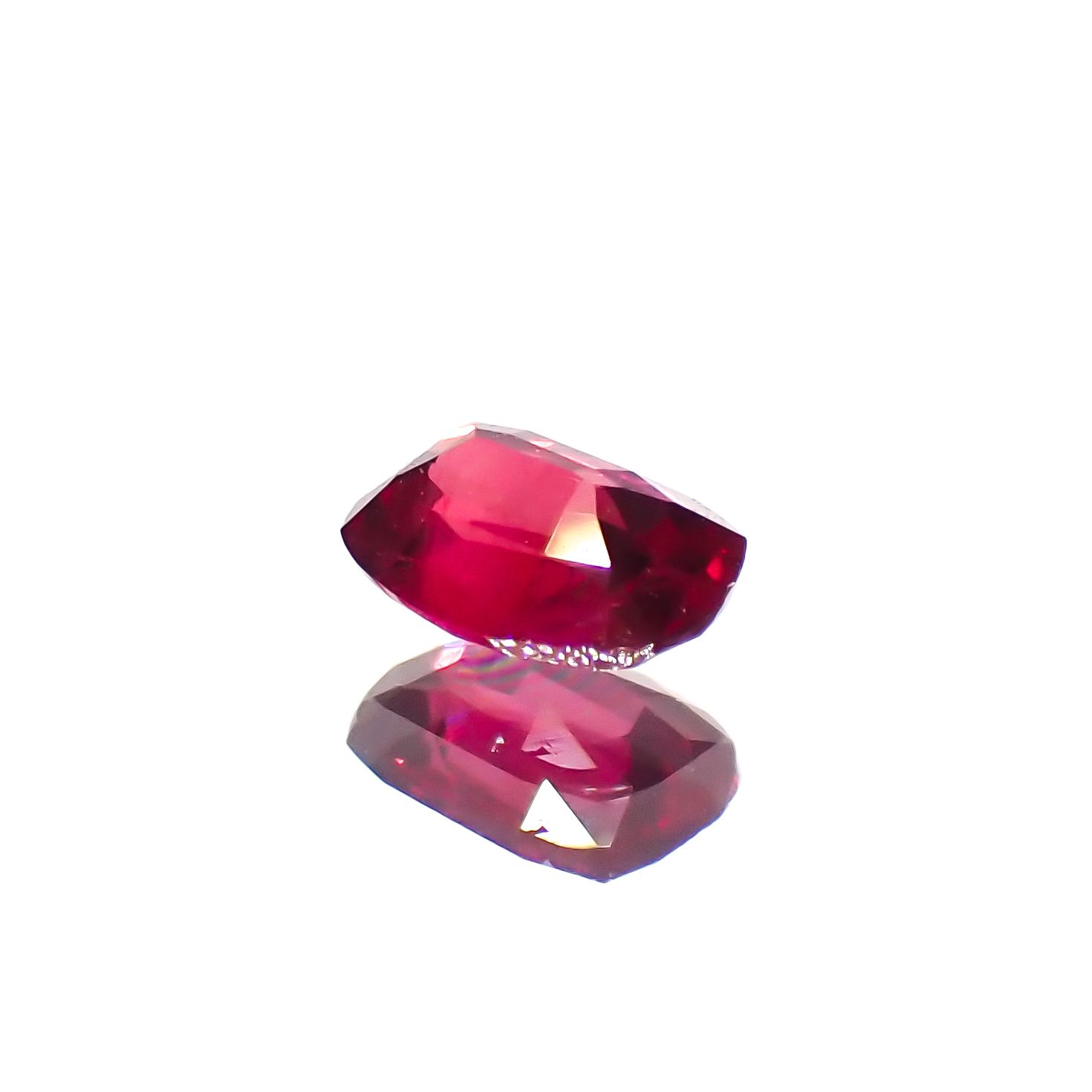 ルビー 非加熱 マダガスカル産 0.25ct[230622343]4.2x3.1mm前後