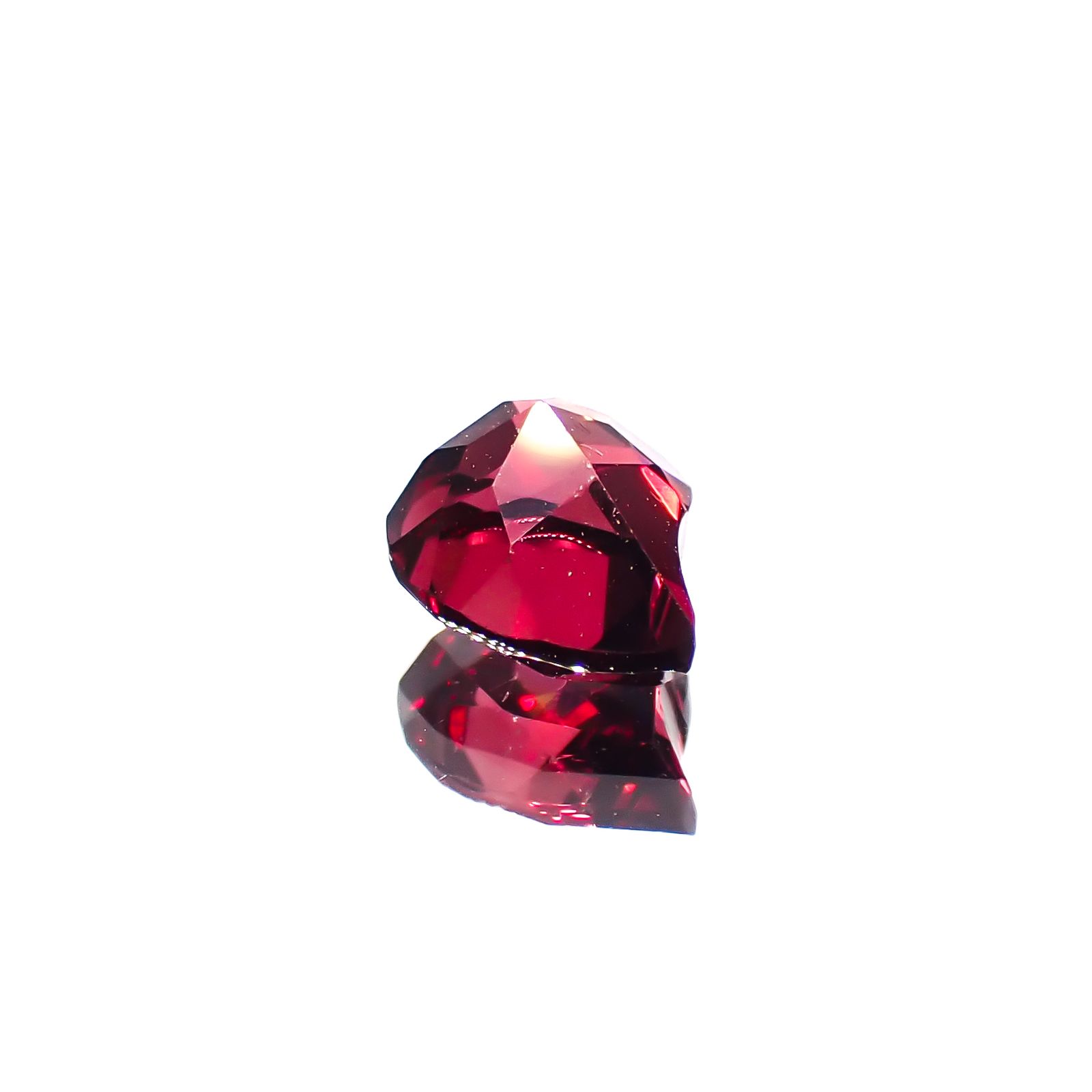 ◇カスタムカット◇パイロープアルマンディンガーネット モザンビーク産 0.83ct[240928956]6.2x4.9mm前後