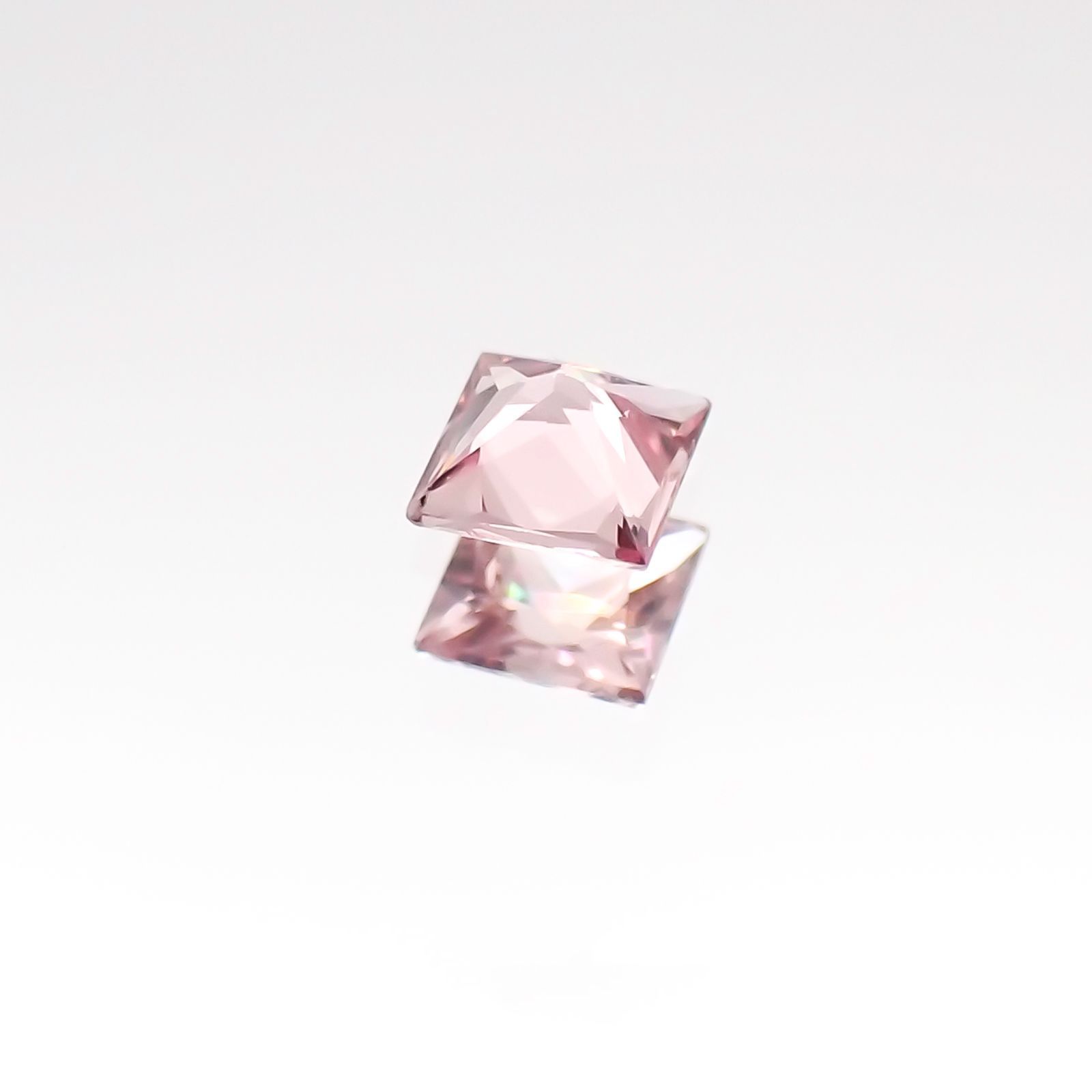 ◇プリンセスカット◇パパラチャサファイア スリランカ産 ルース 0.101ct ソーティング付き[20106945]2.58×2.57mm前後