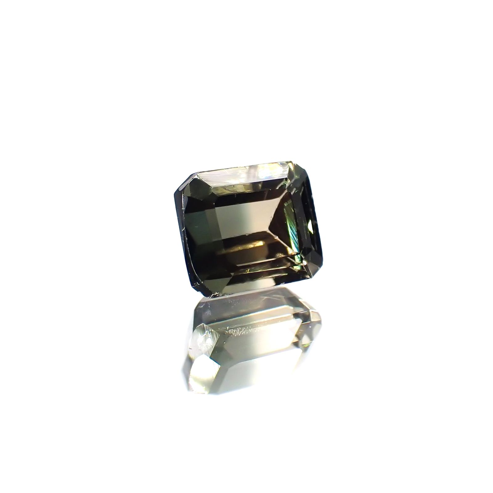 バイカラートルマリン(宝石名バイカラー・トルマリン) ブラジル/アフリカ産 1.02ct 識別済[211013567]5.7×5.1mm前後