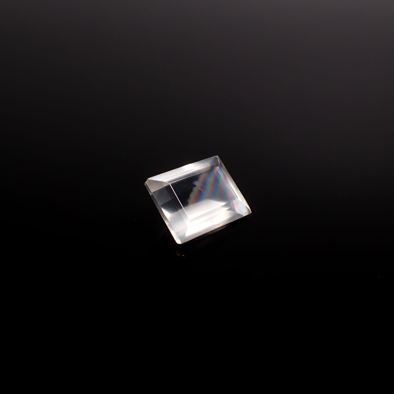 マラウイムーンストーン マラウイ共和国産 4.85ct / 12x9.2mm前後 [260331805]