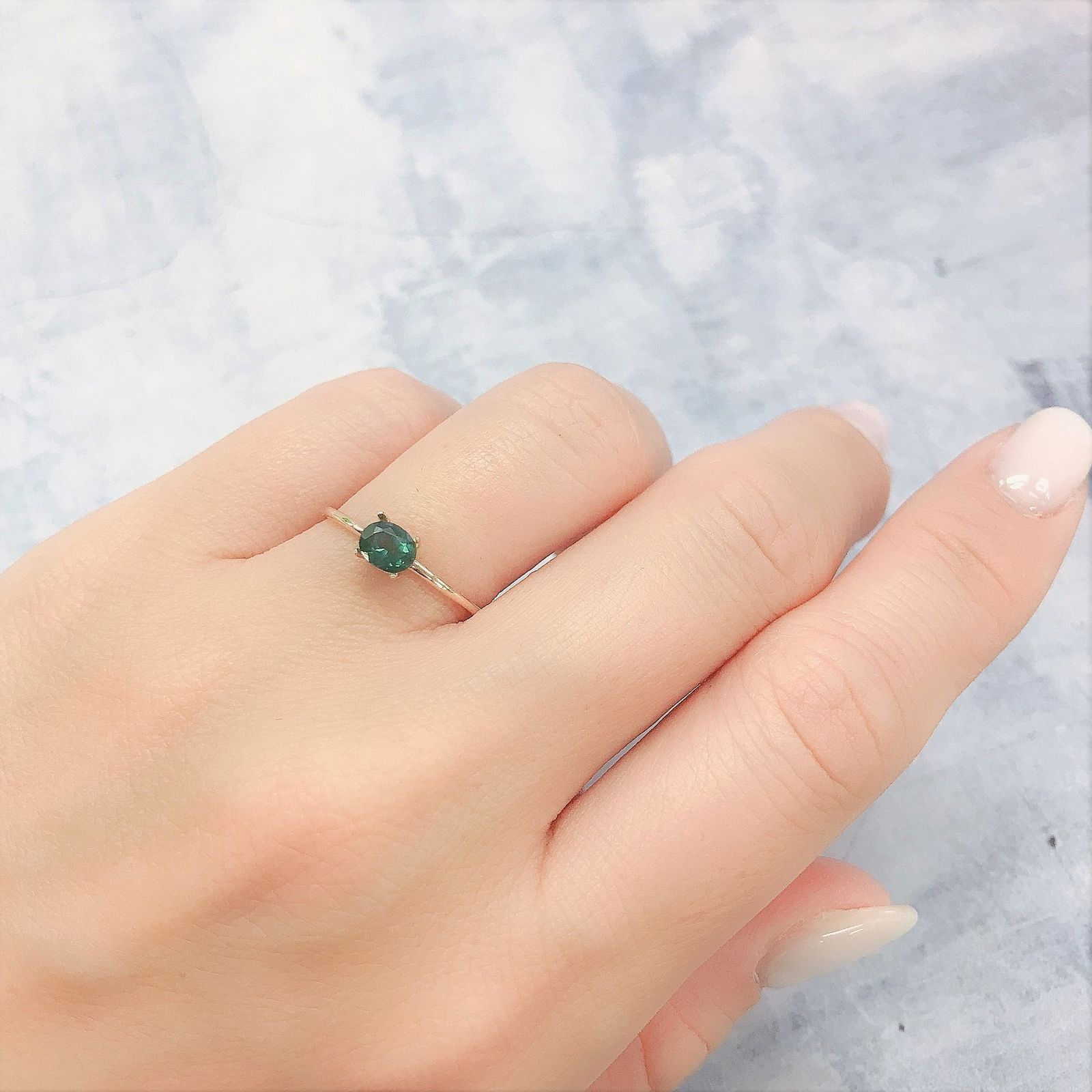 グリーンアパタイト(ノーブルモロキサイト)(宝石名アパタイト)マダガスカル産 0.40ct 識別済[220616376]5.1x4mm前後