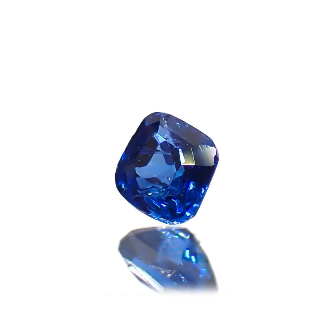コバルトブルースピネル(宝石名コバルト ブルー・スピネル)ベトナム・ルクイエン産 0.046ct ソ付(彩珠)[221219525]2.1x1.9mm前後