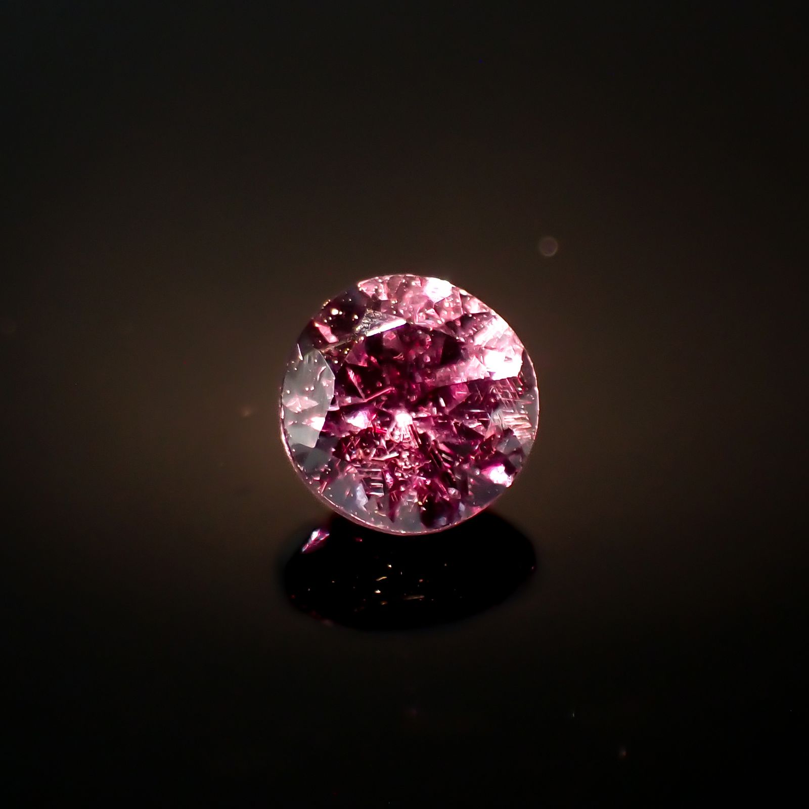 カラーチェンジガーネット アレキタイプ マダガスカル・ベキリー産 0.27ct[230923411]3.6x3.6mm前後