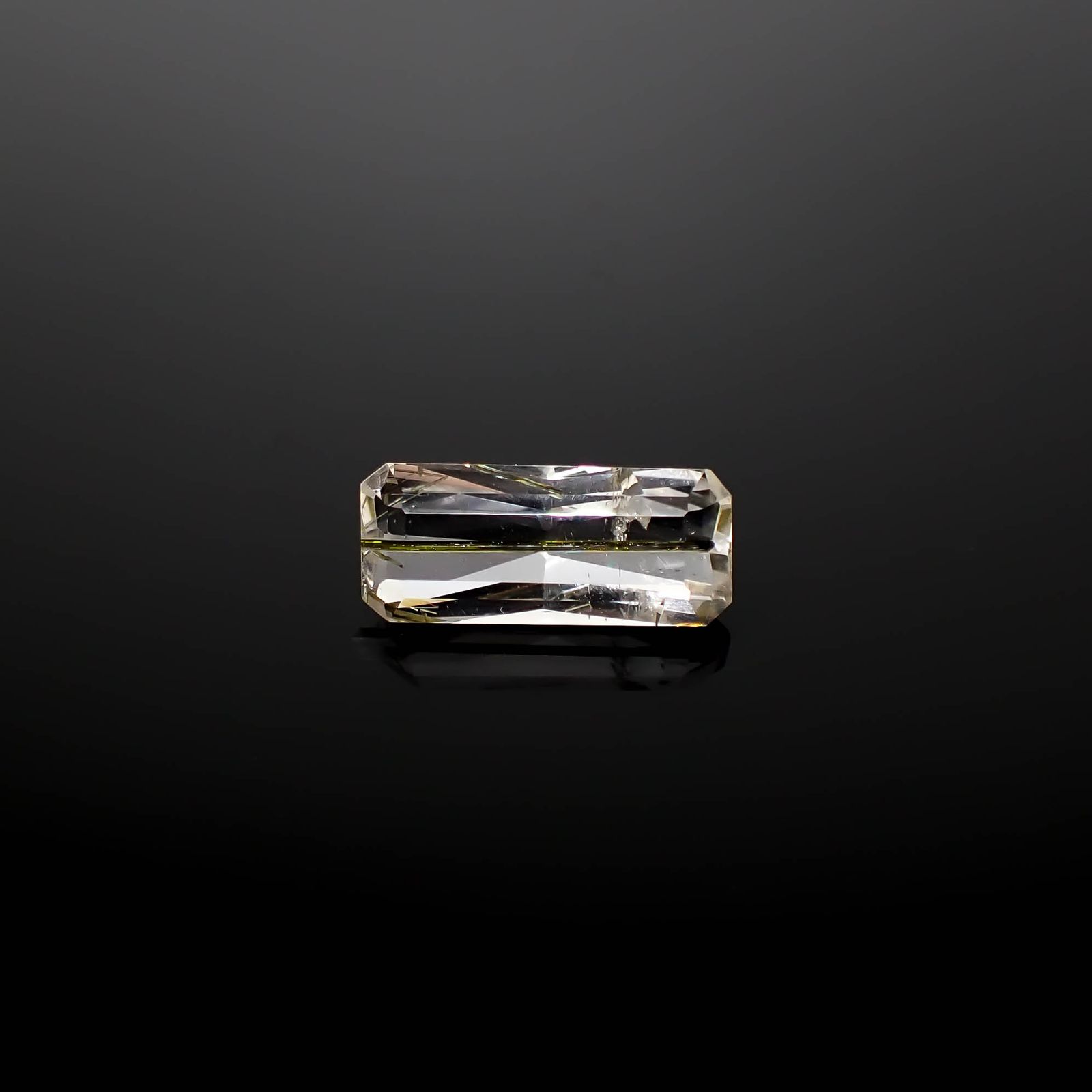 エピドートインクォーツ ブラジル産 4.82ct[240728461]16.6x7.1mm前後